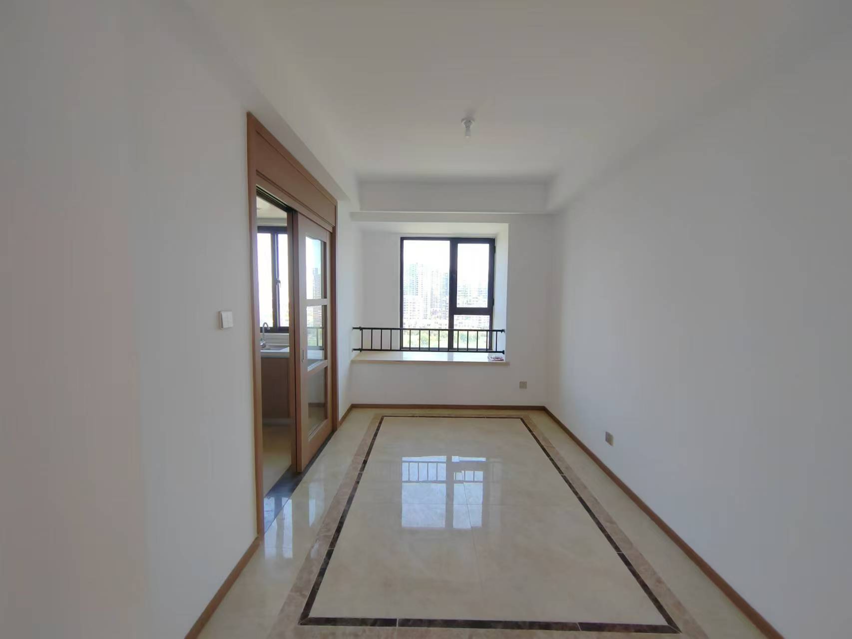 中南君悦府 4室2厅2卫 130m&sup2;