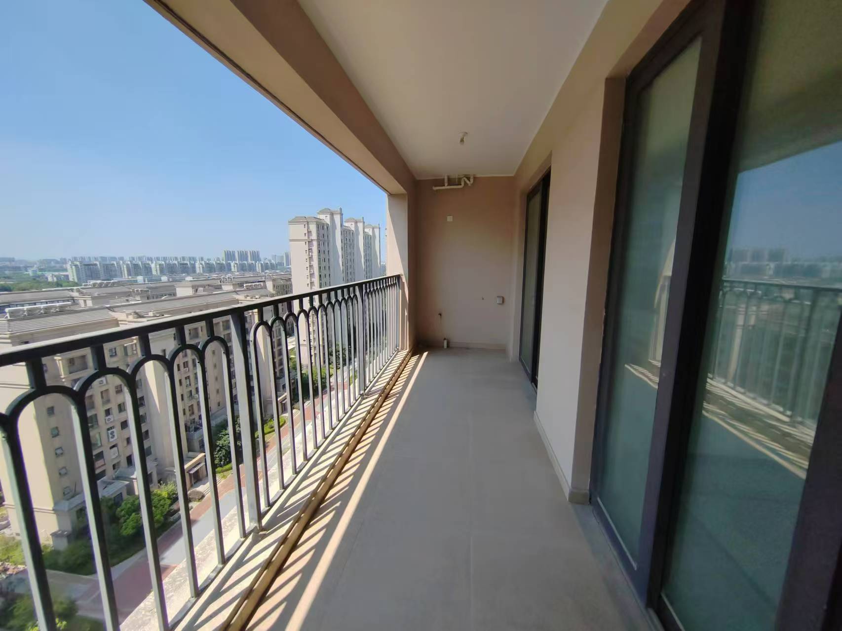中南君悦府 4室2厅2卫 130m&sup2;