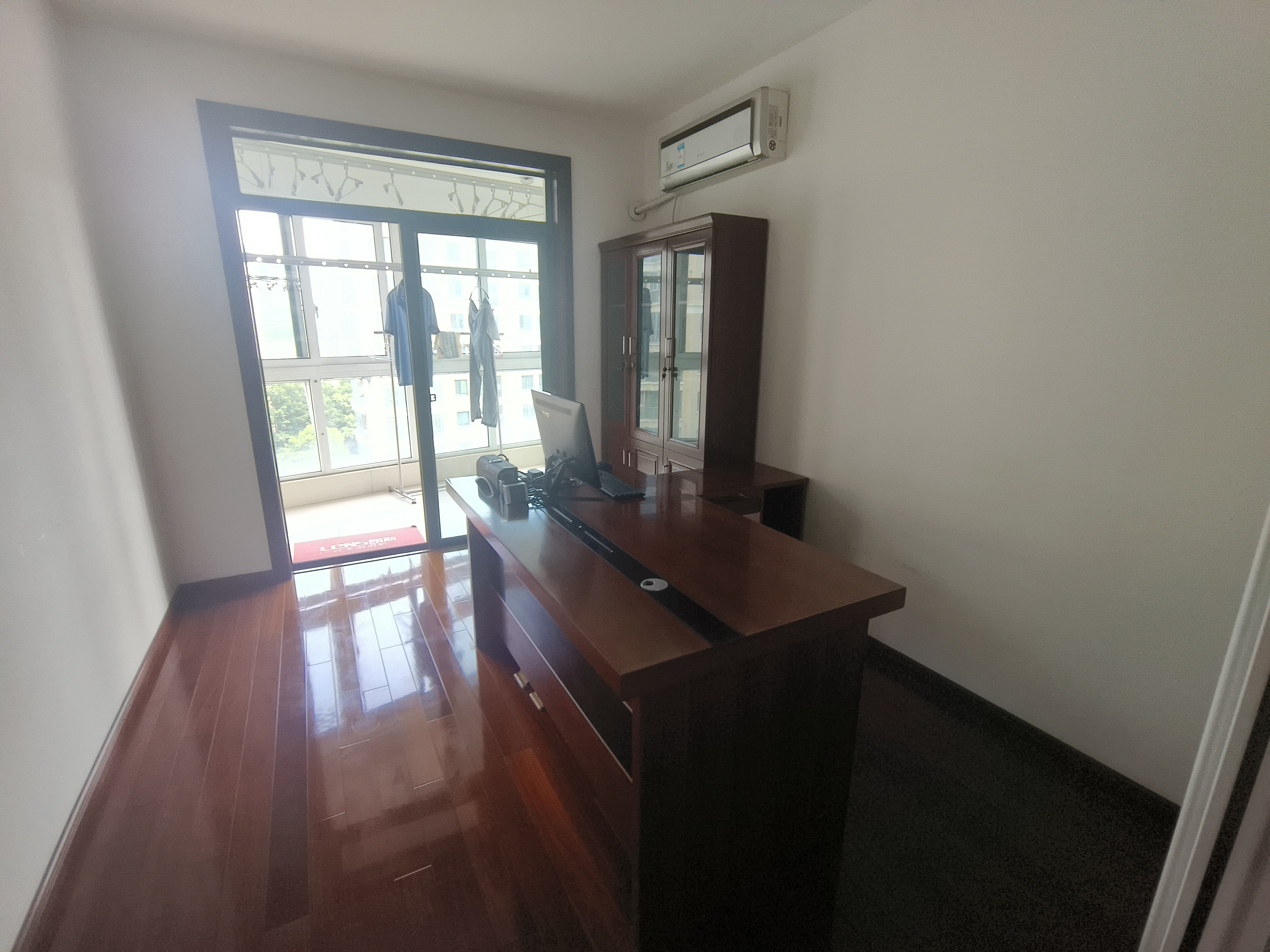 凤凰莱茵苑 4室2厅2卫 160m&sup2;