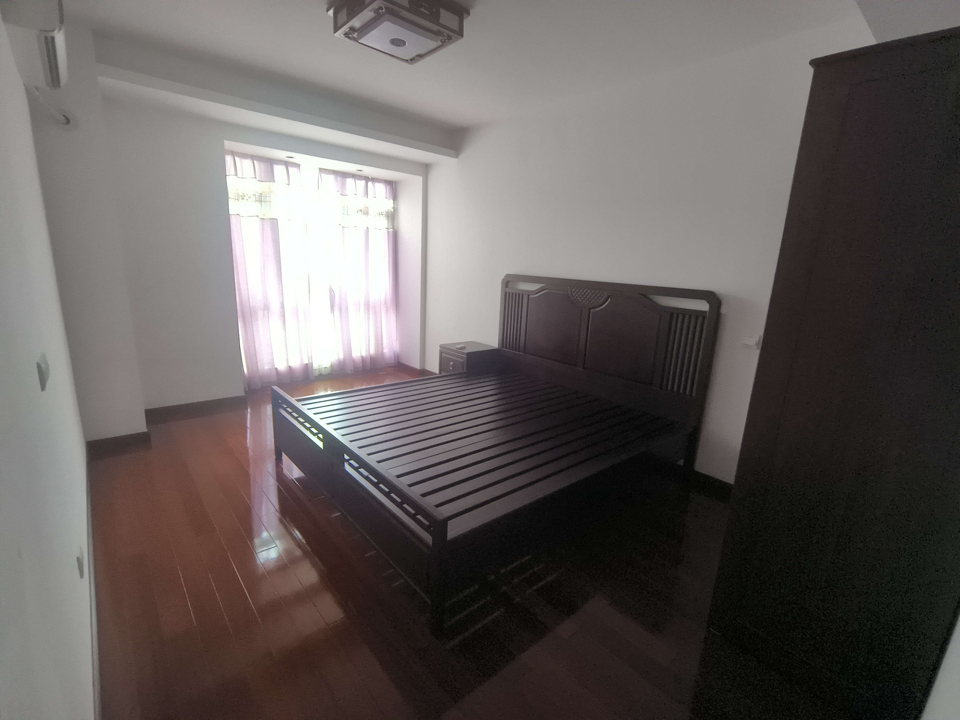凤凰莱茵苑 4室2厅2卫 160m&sup2;