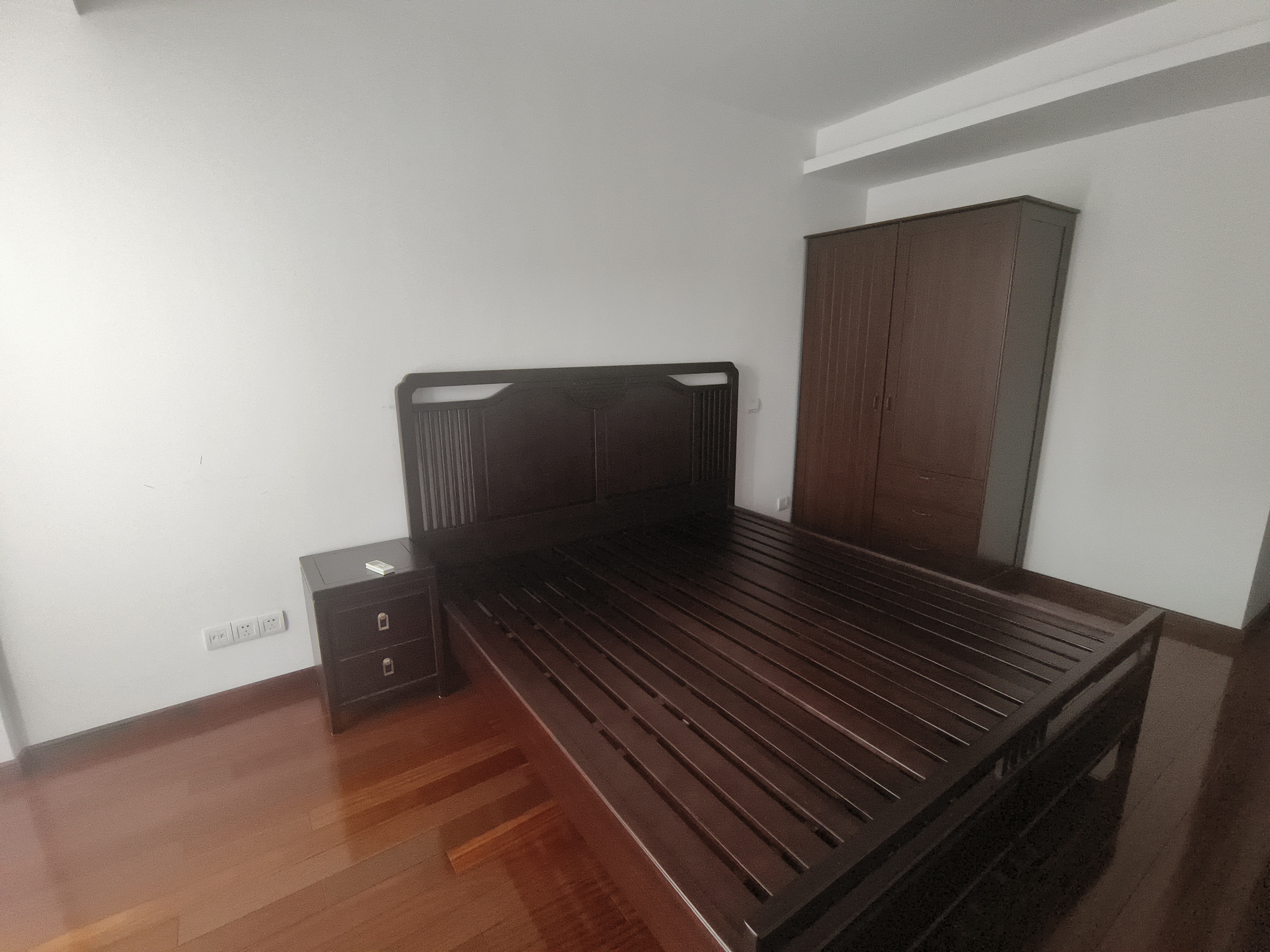 凤凰莱茵苑 4室2厅2卫 160m&sup2;