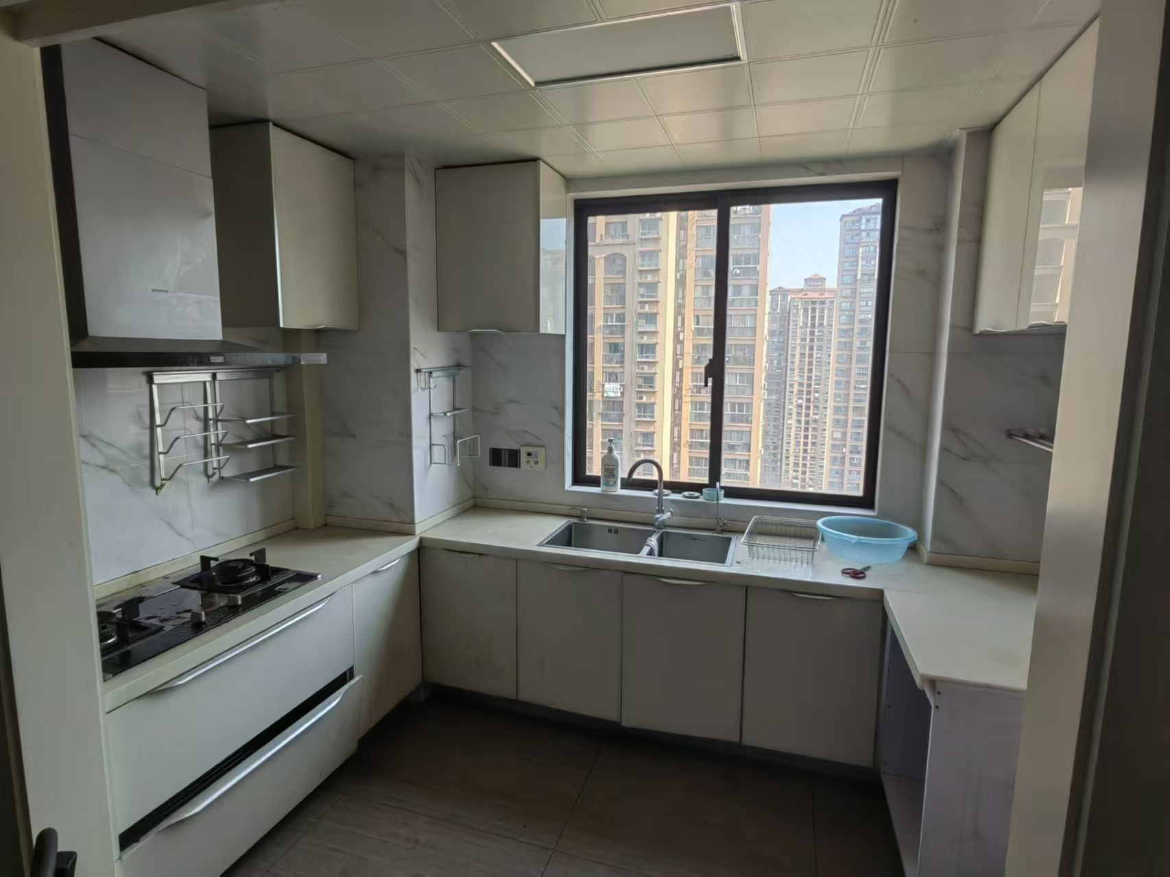 华强城 3室2厅2卫 126m&sup2;