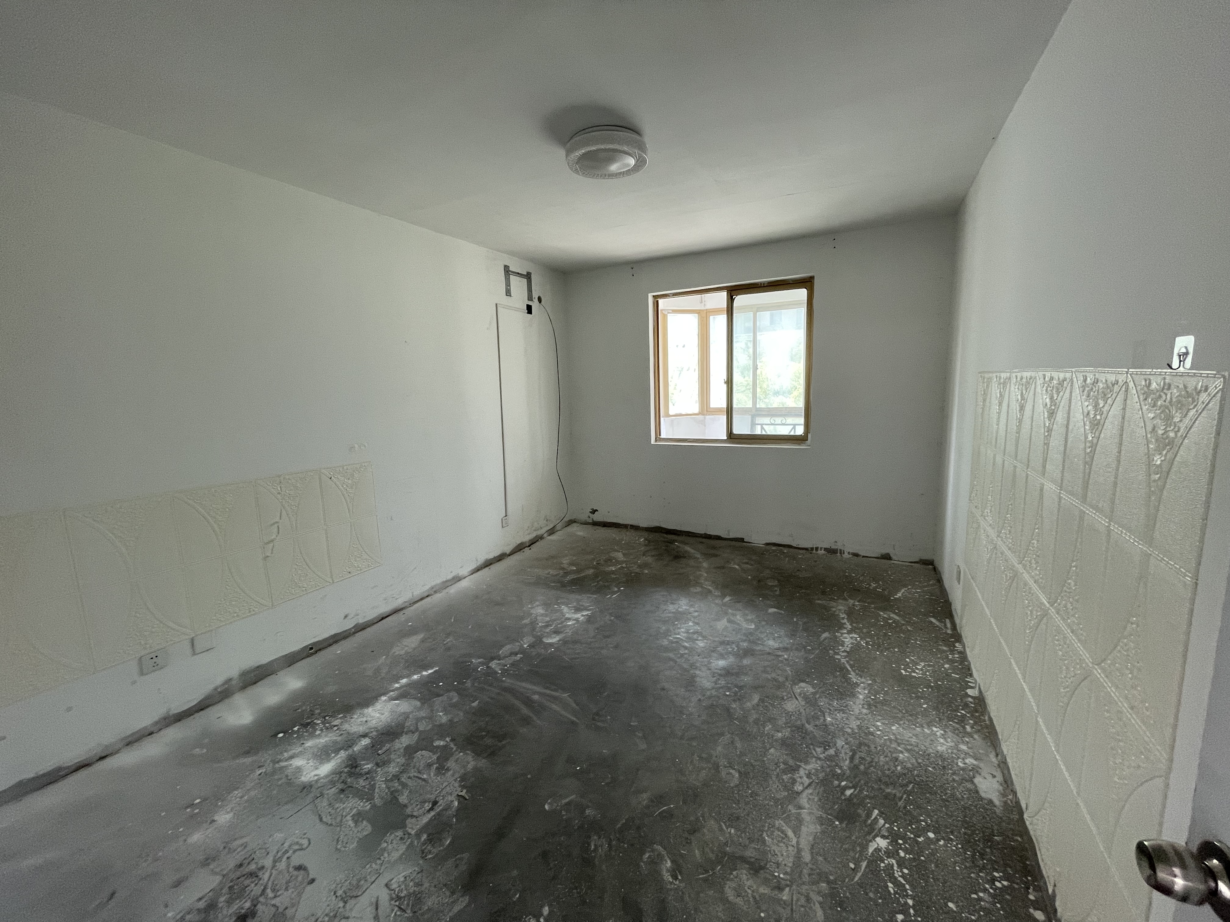 天都花苑 3室2厅1卫 135m²