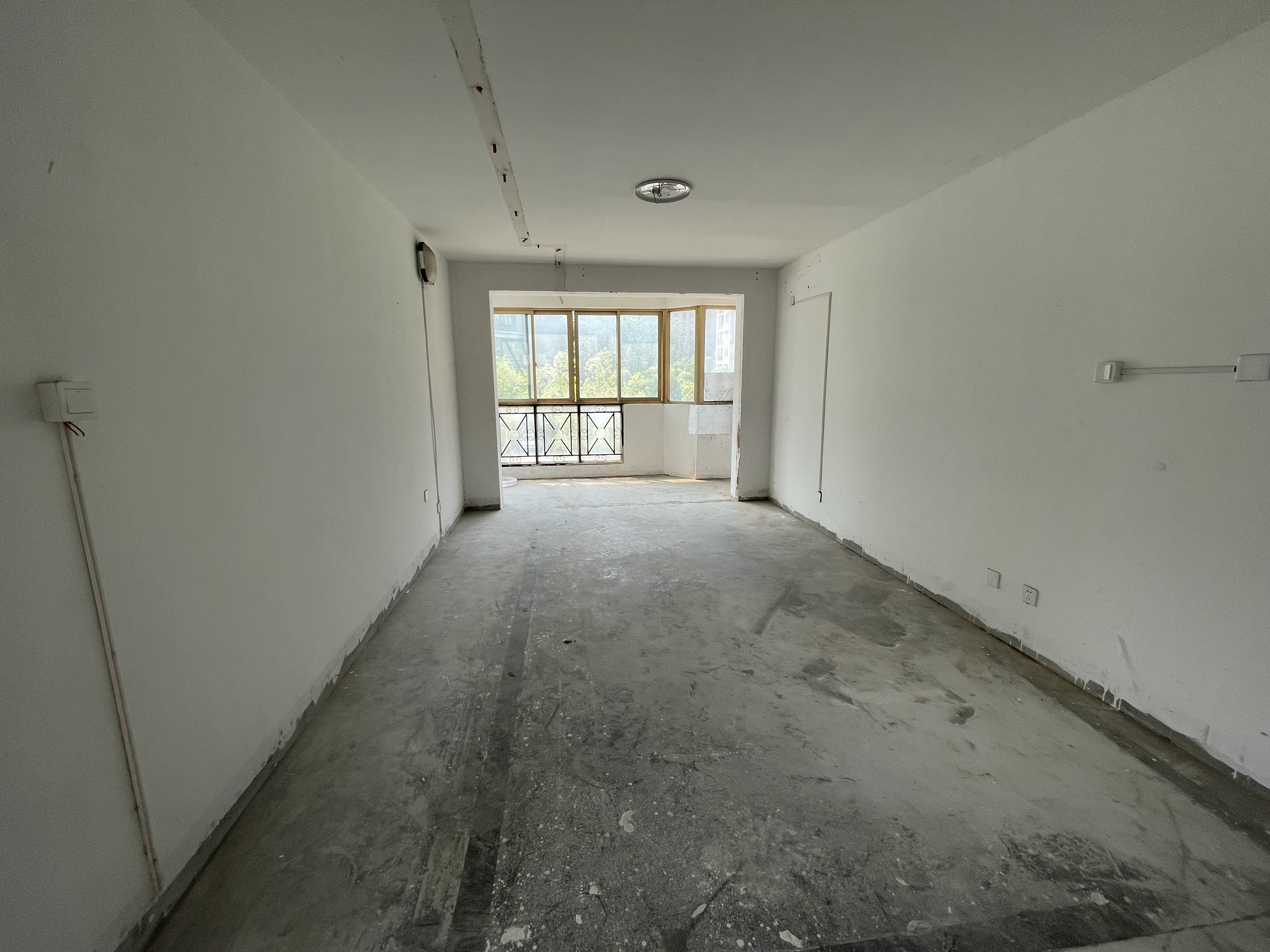 天都花苑 3室2厅1卫 135m²