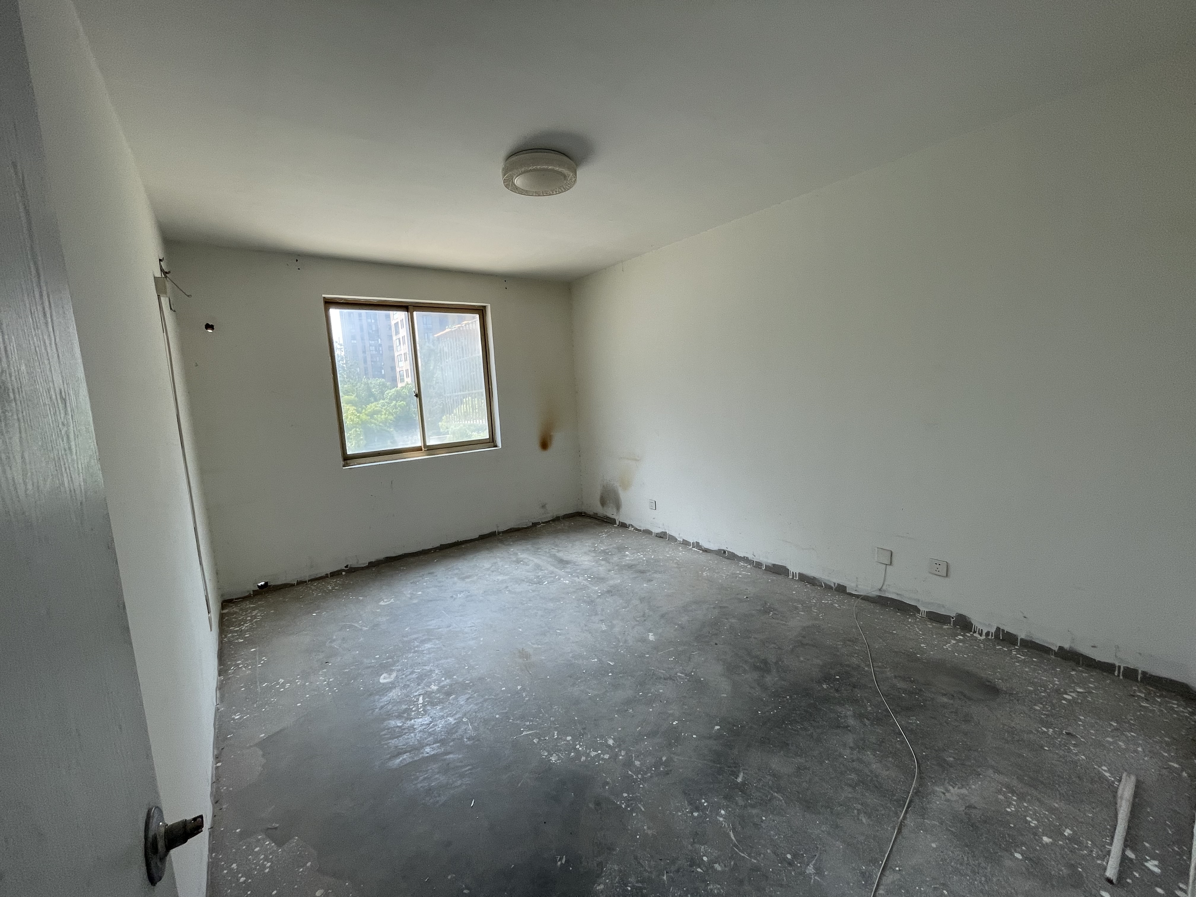 天都花苑 3室2厅1卫 135m²
