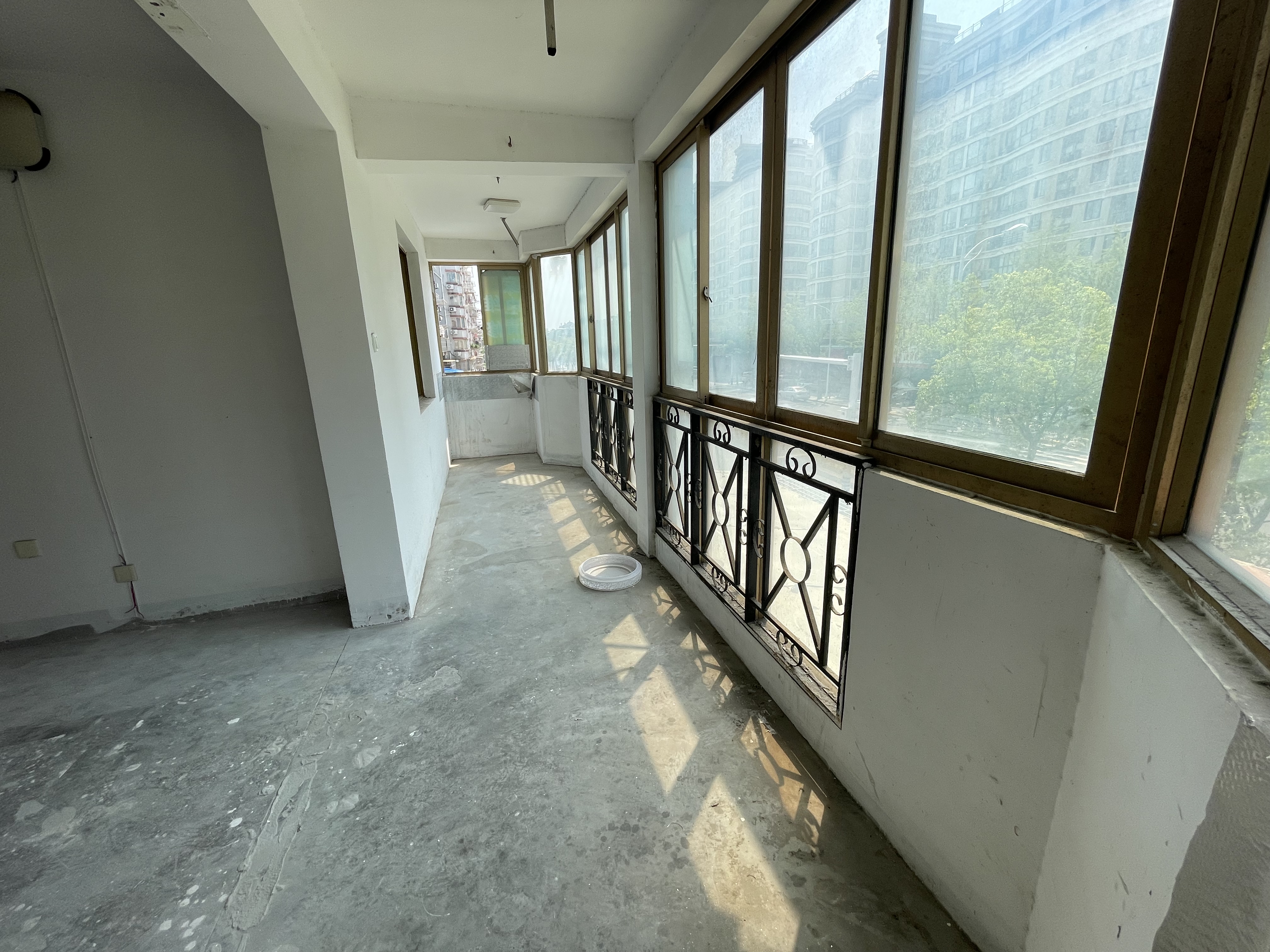 天都花苑 3室2厅1卫 135m²