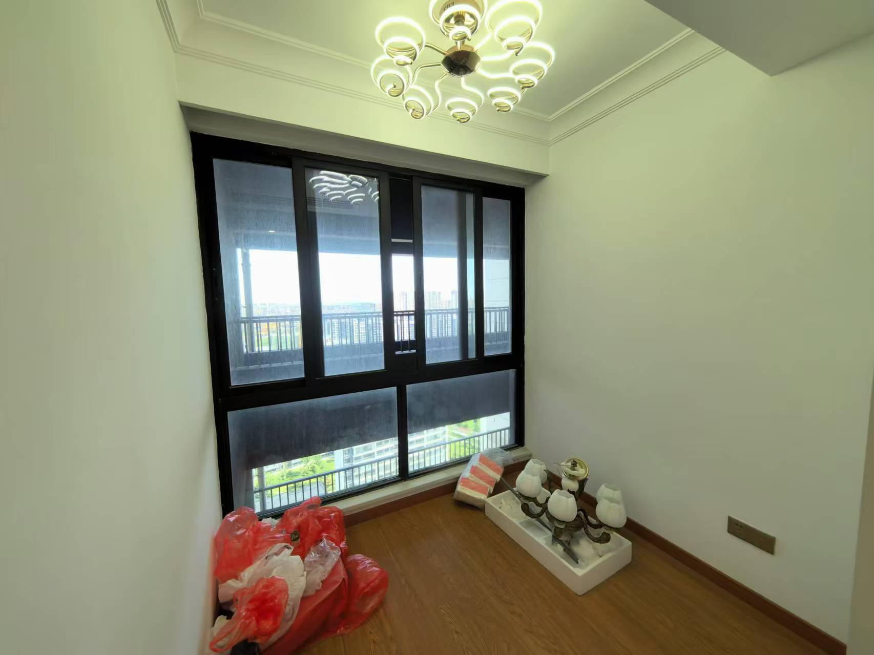 雍华府 3室2厅2卫 98.59m&sup2;