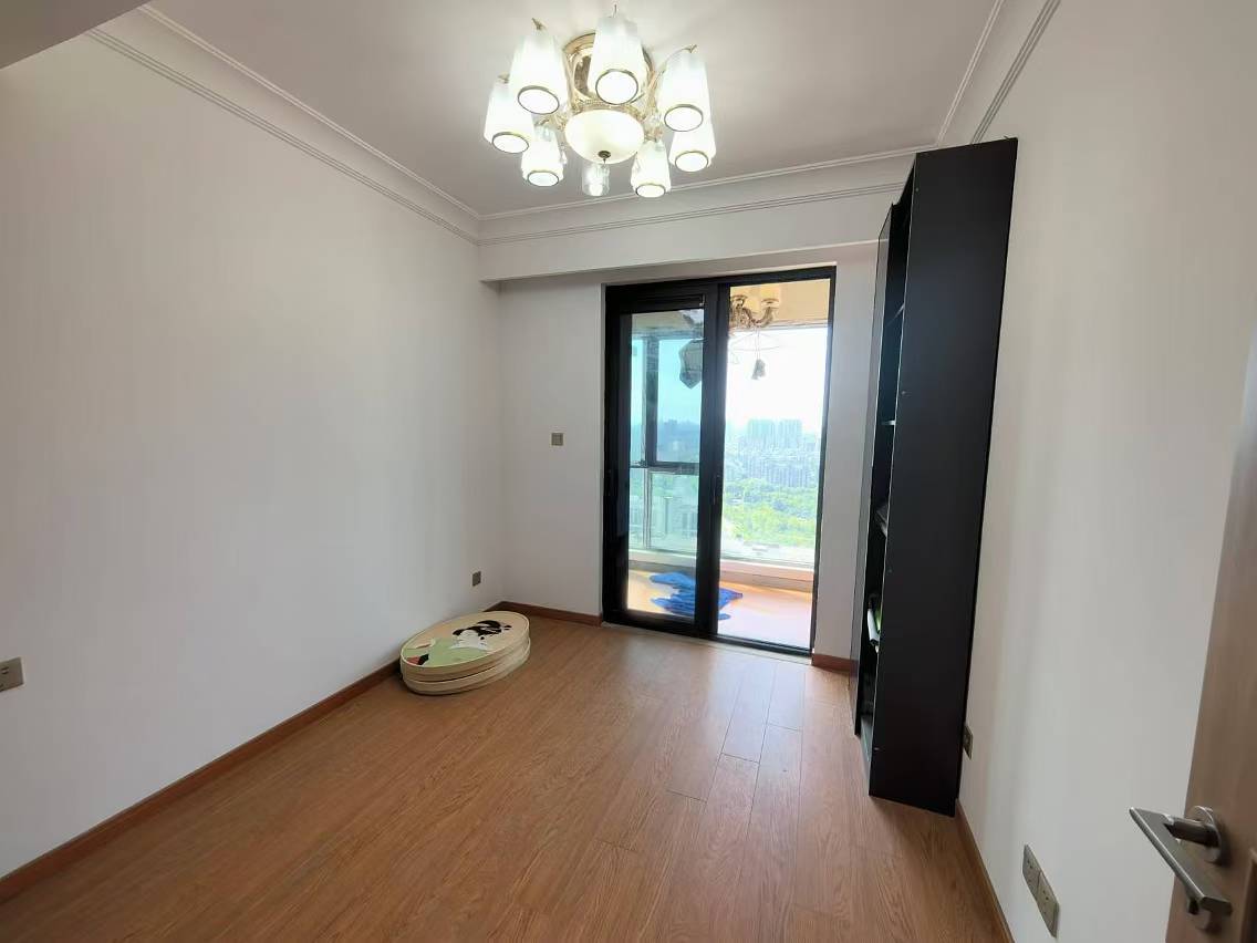 雍华府 3室2厅2卫 98.59m&sup2;