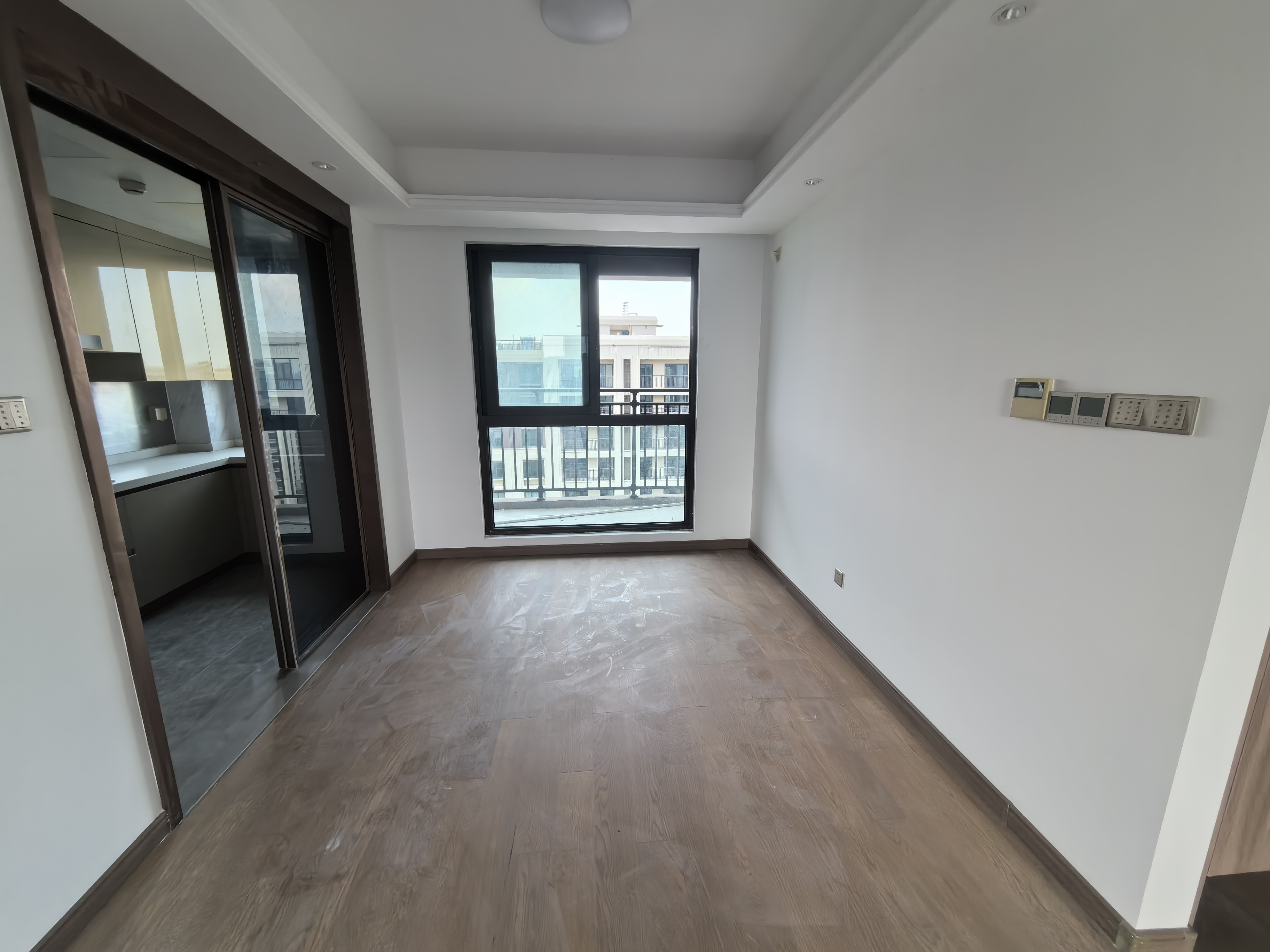 中海上东区 4室2厅2卫 143m²