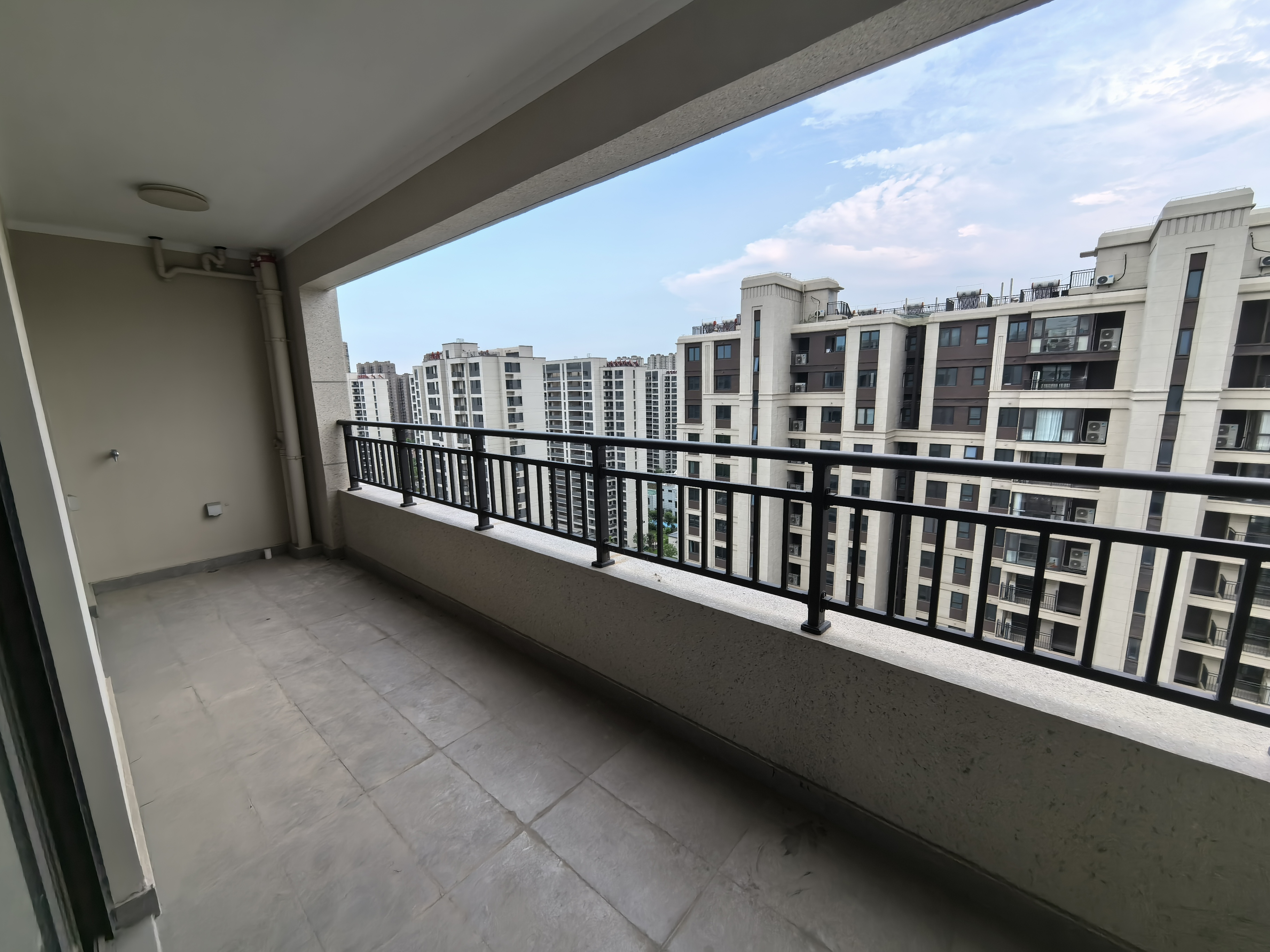 中海上东区 4室2厅2卫 143m&sup2;