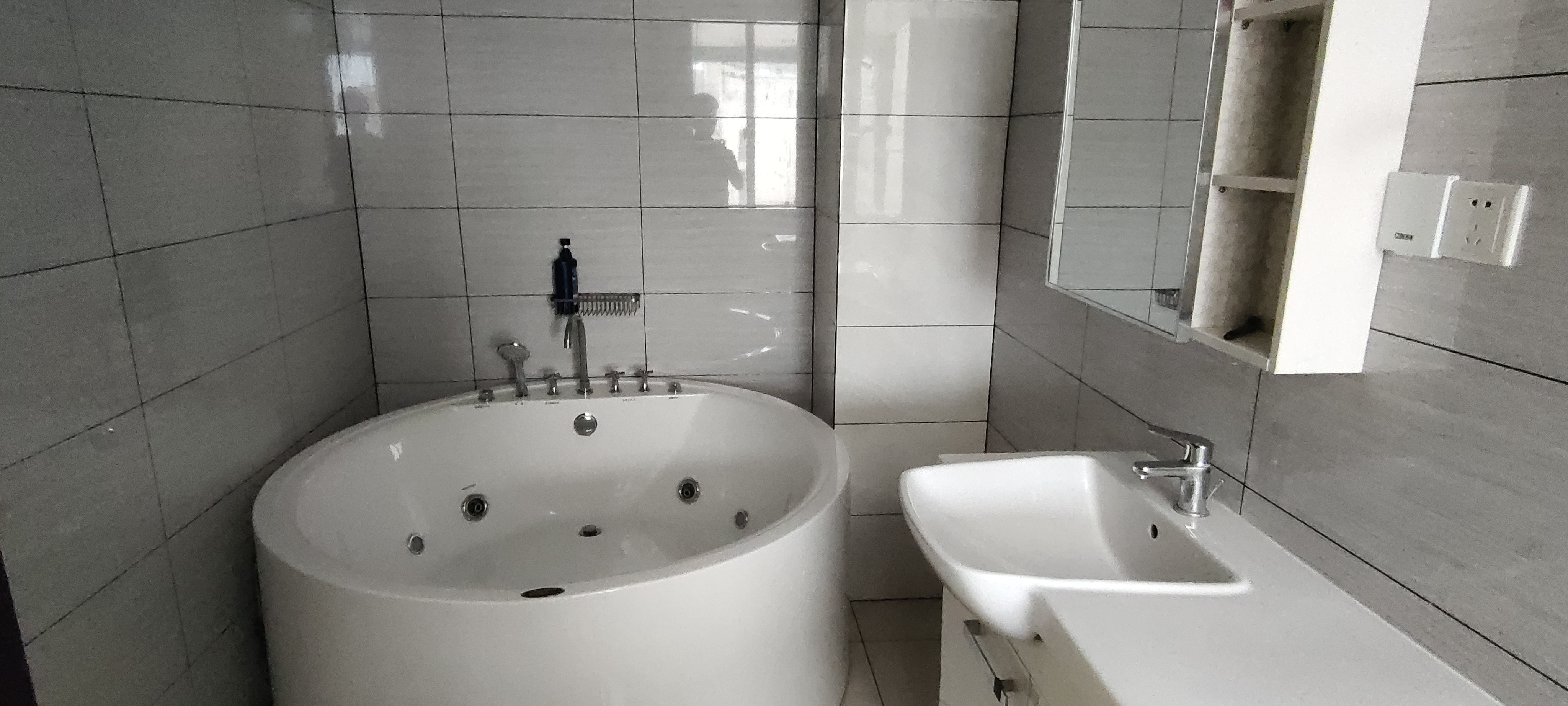 学士府 4室2厅2卫 170m&sup2;