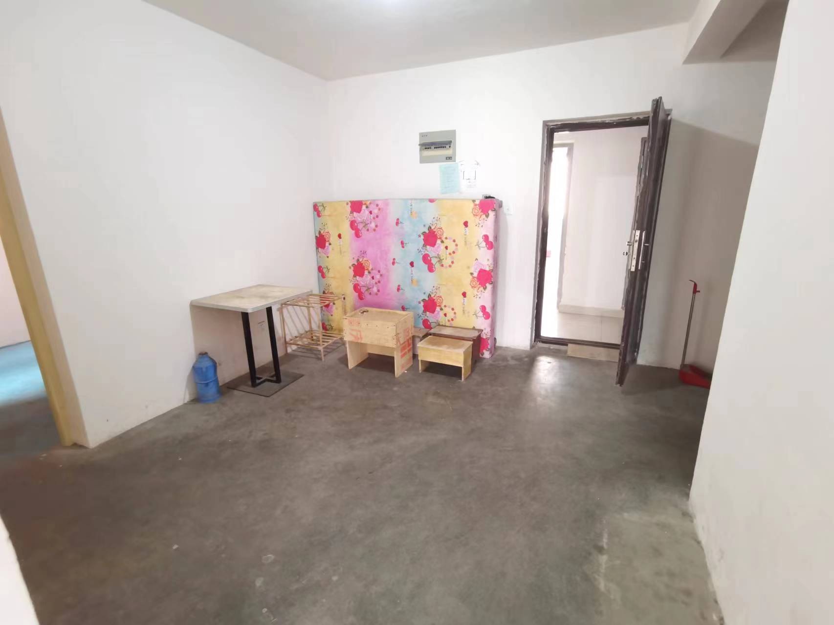 炜赋花苑 2室2厅1卫 89m&sup2;