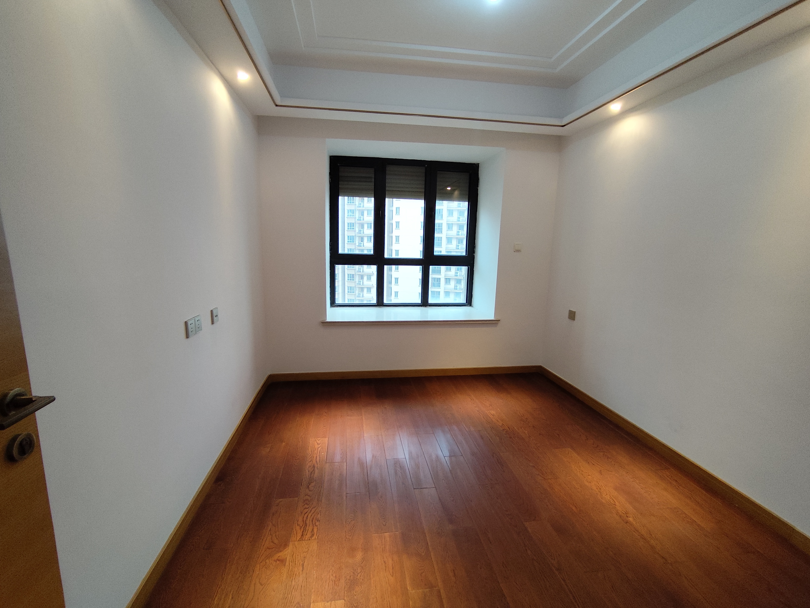 中南世纪花城三期 3室2厅2卫 130.00m&sup2;