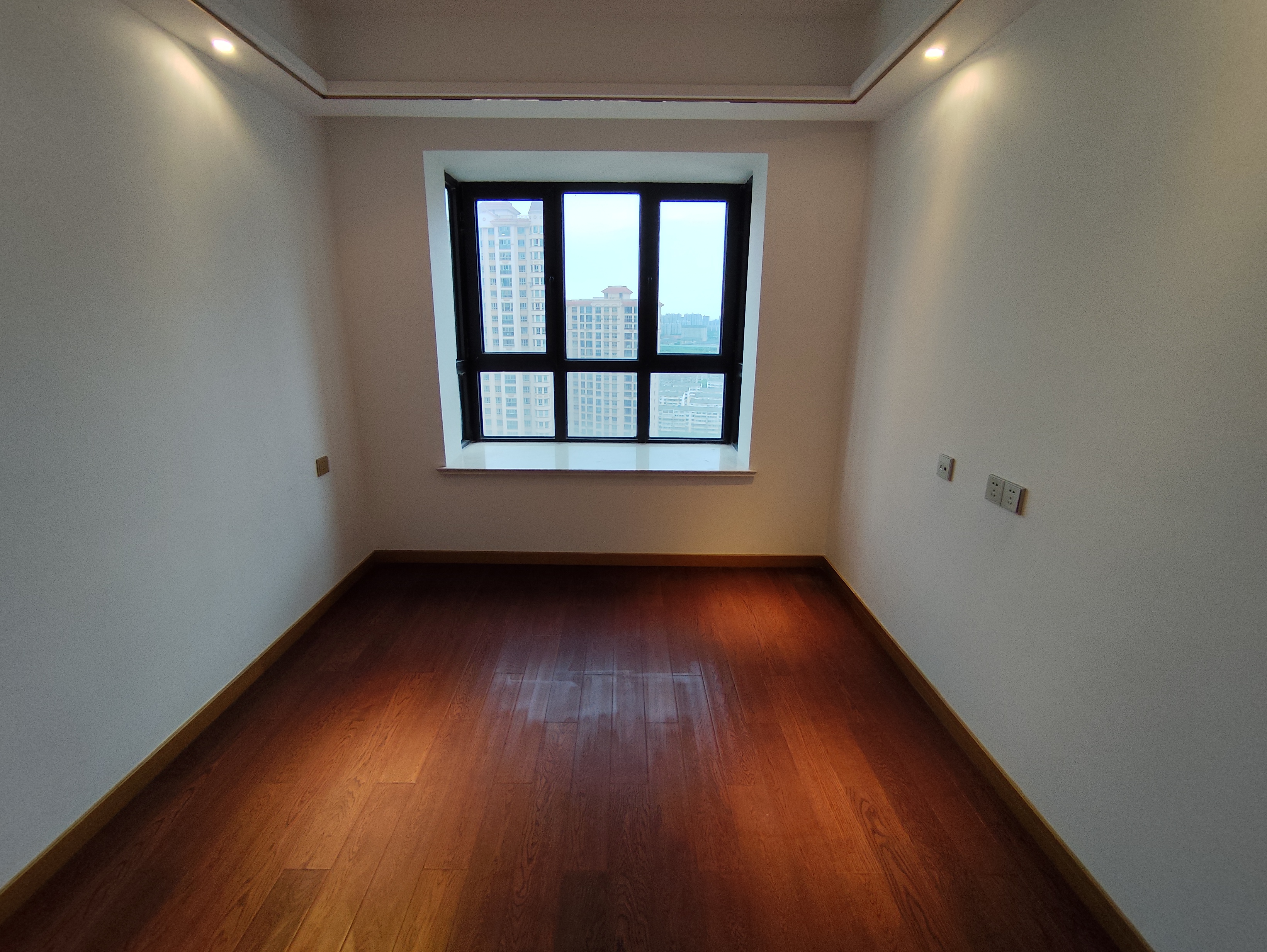 中南世纪花城三期 3室2厅2卫 130.00m&sup2;