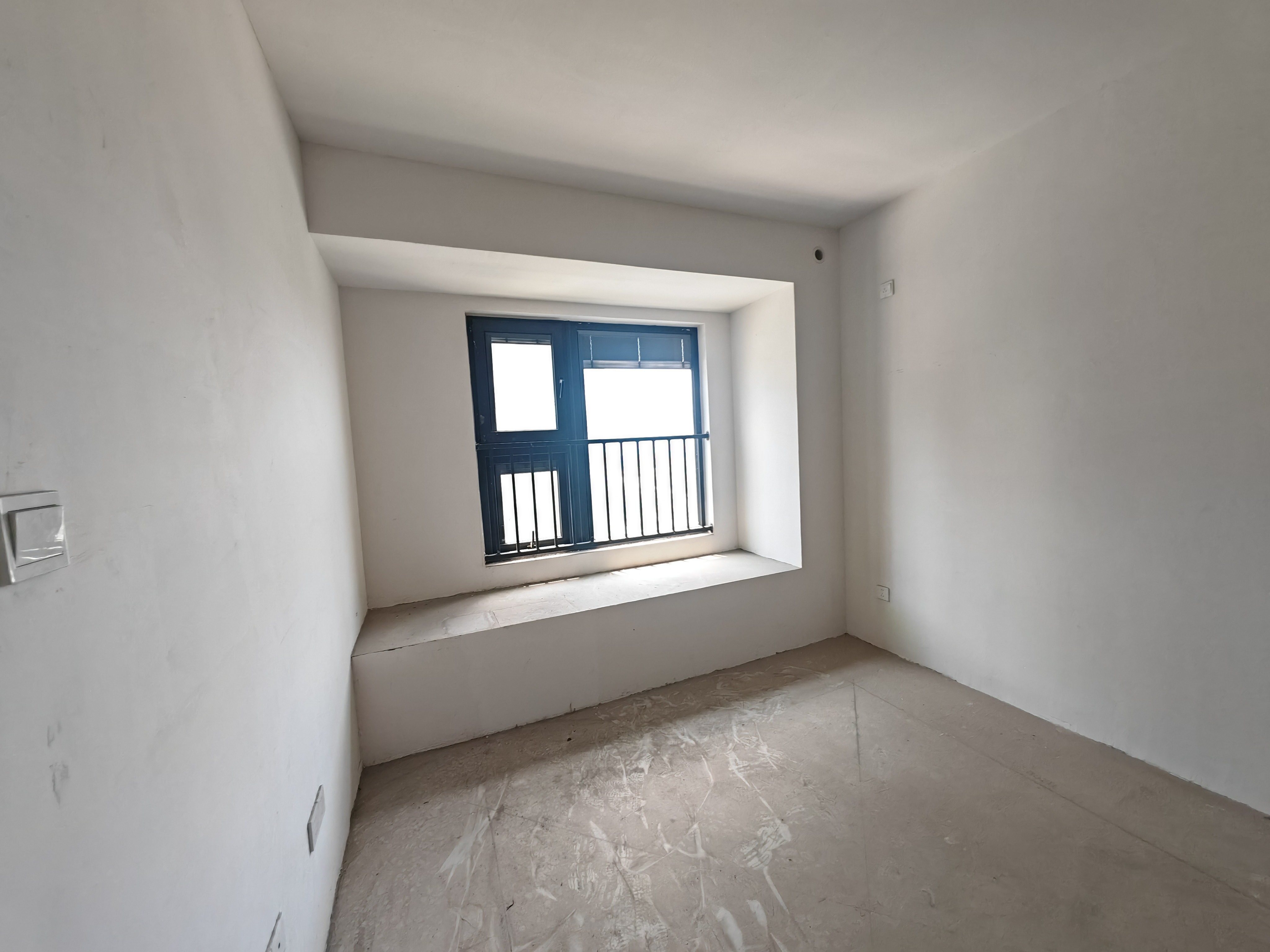 东时区 3室2厅1卫 83.00m²