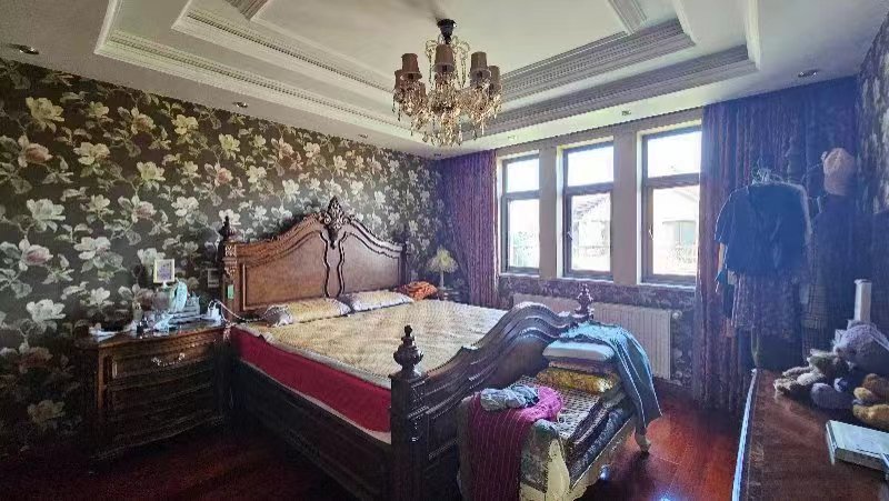 金河名人世家 4室2厅2卫 303.00m&sup2;