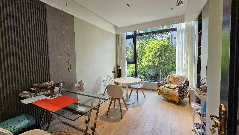 金河名人世家 4室2厅2卫 303.00m&sup2;