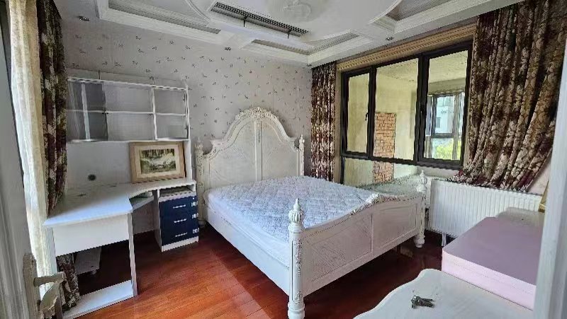 金河名人世家 4室2厅2卫 303.00m&sup2;