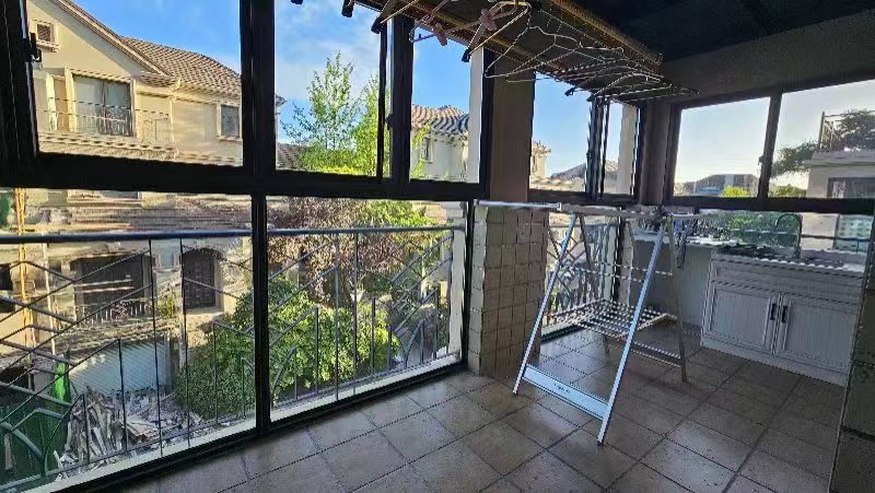 金河名人世家 4室2厅2卫 303.00m&sup2;