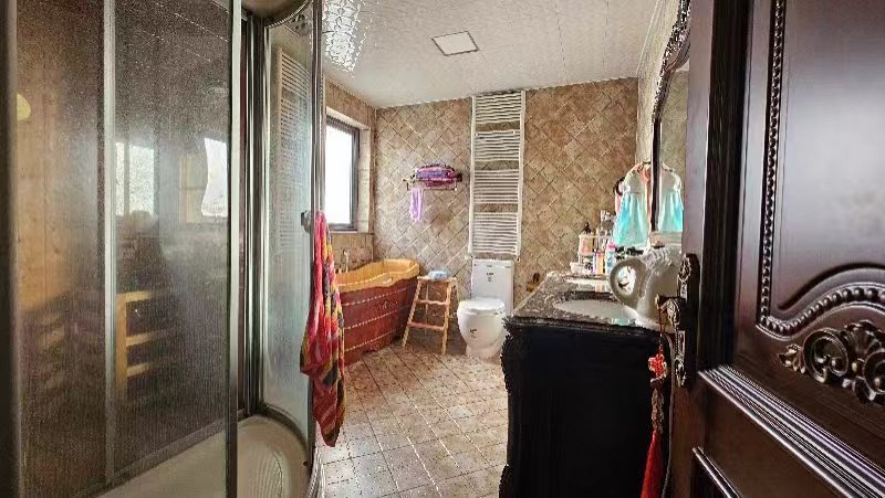 金河名人世家 4室2厅2卫 303.00m&sup2;