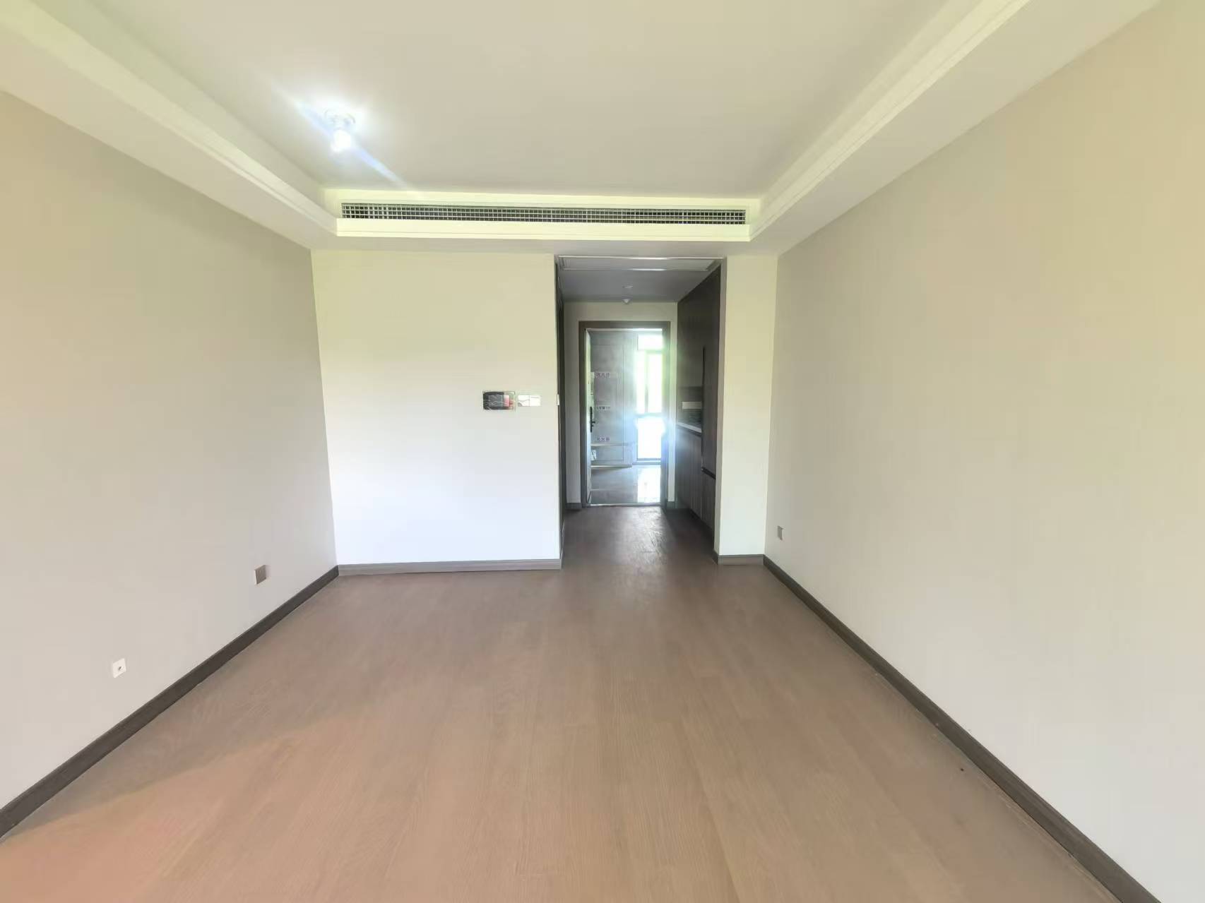 北纬31度 3室2厅2卫 110m²