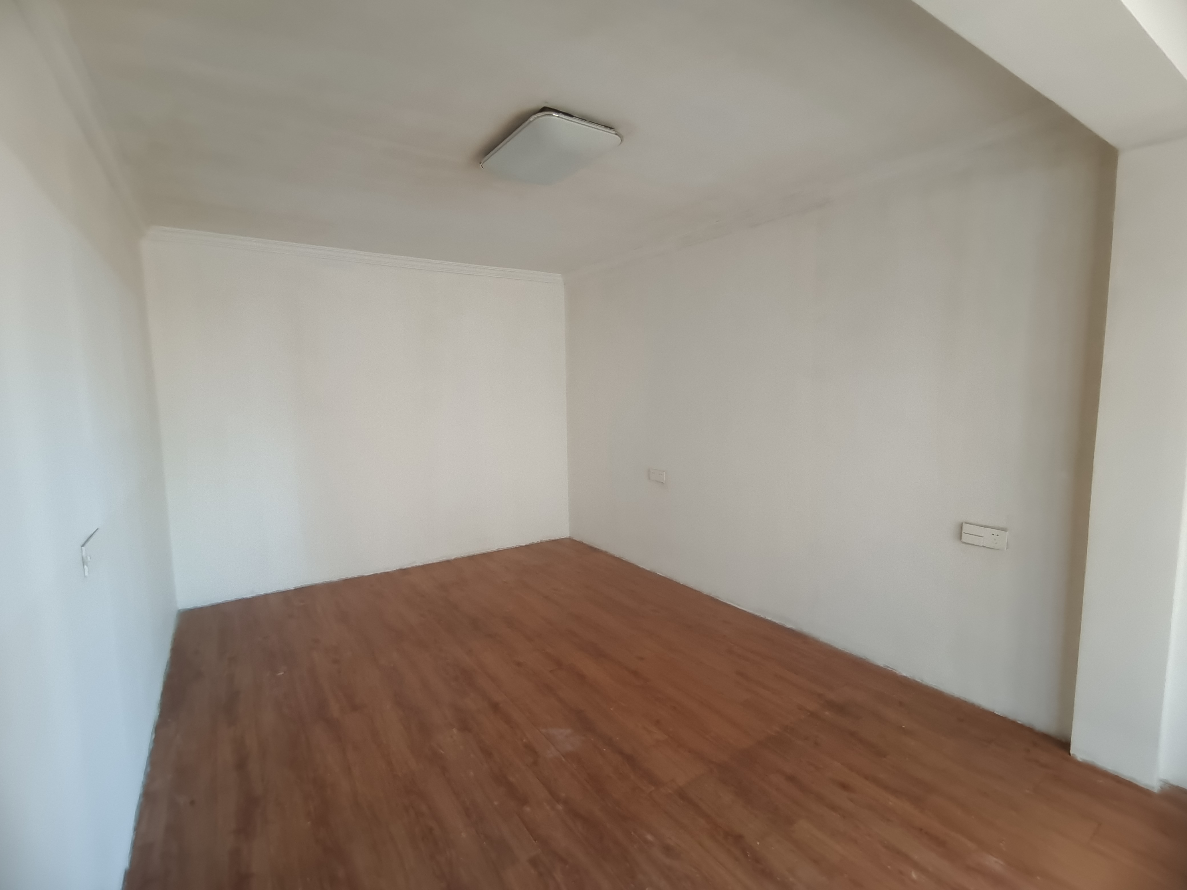 王府大厦 2室1厅1卫 83m&sup2;