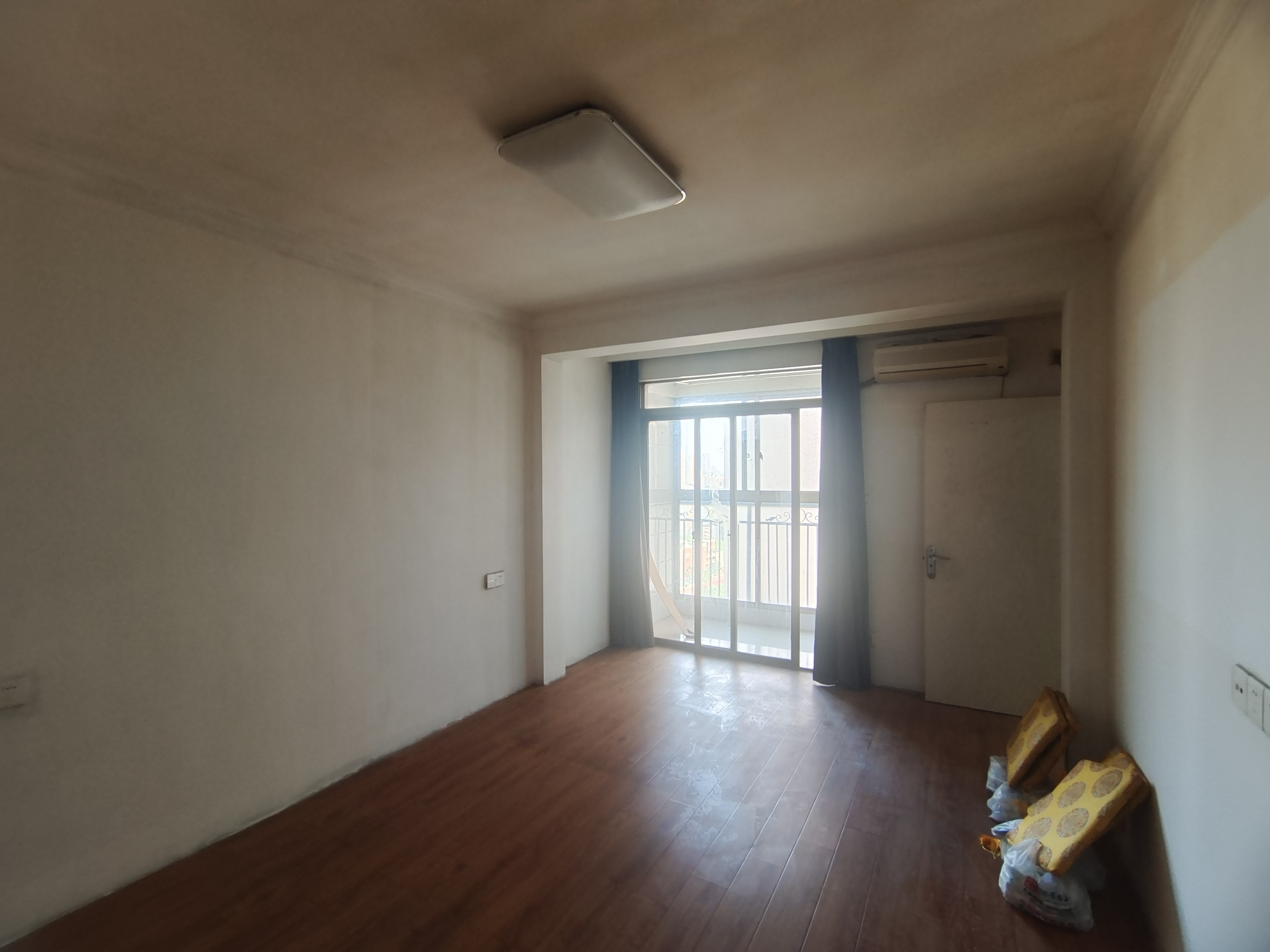 王府大厦 2室1厅1卫 83m&sup2;