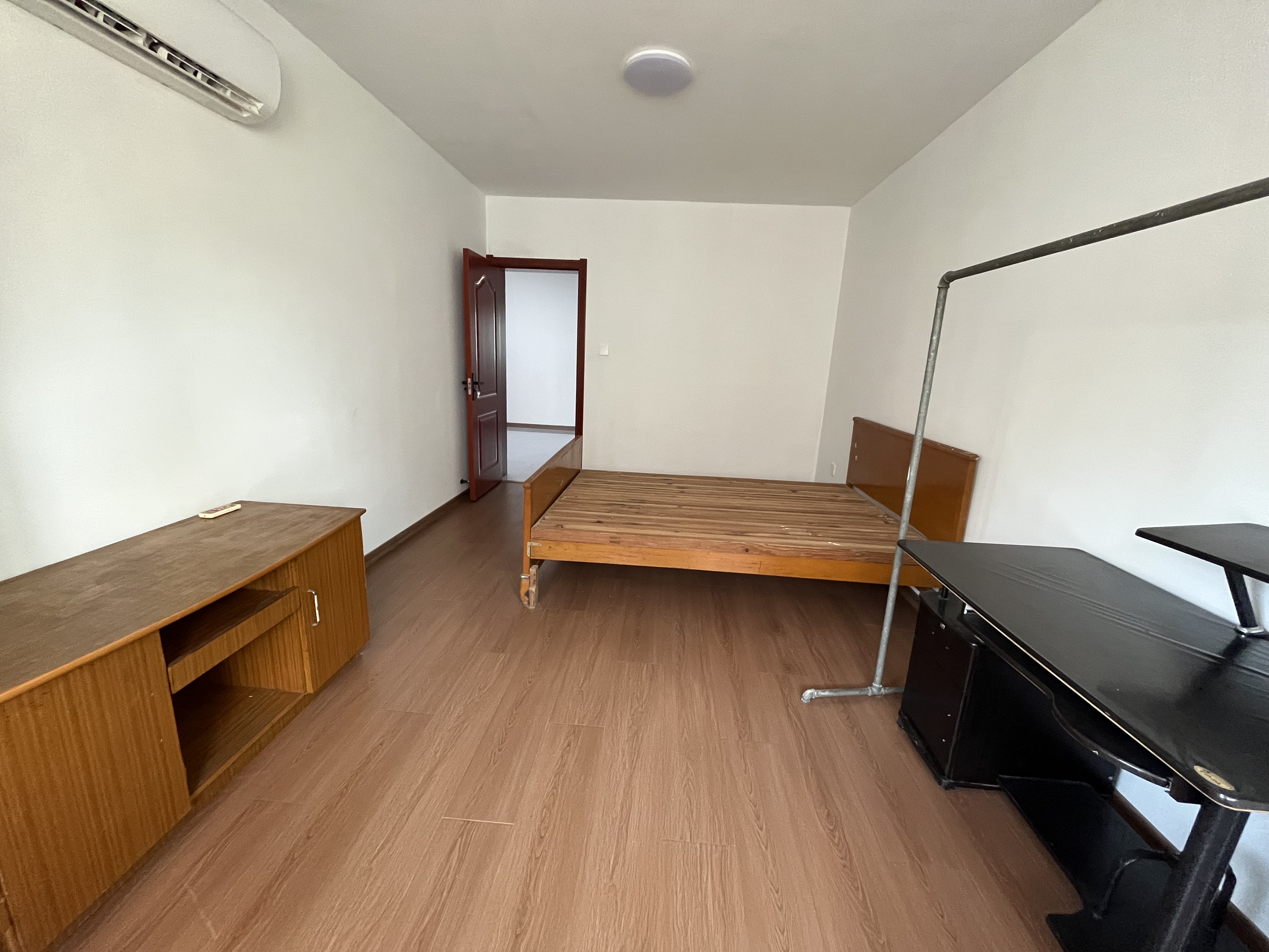 城山家园 2室2厅1卫 92m&sup2;