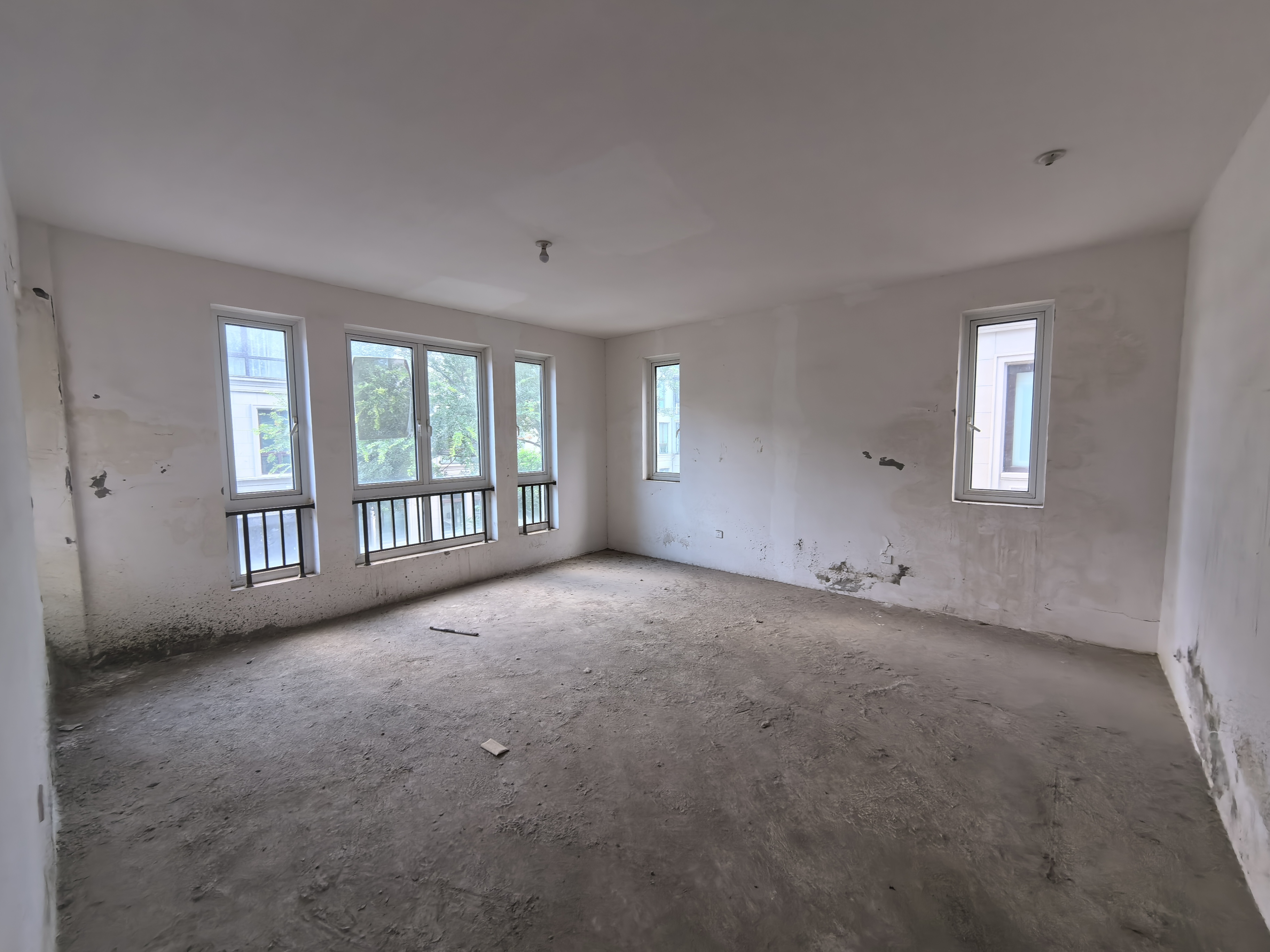 顺发御园 5室2厅3卫 260m&sup2;