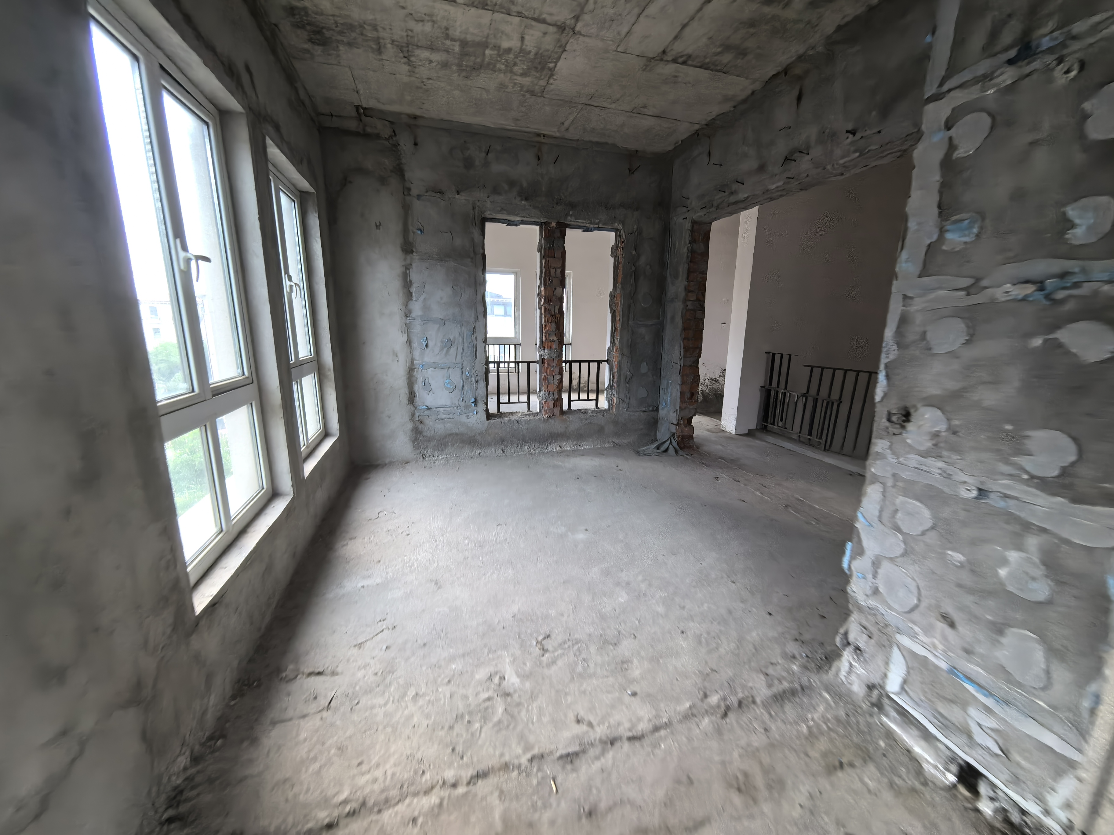 顺发御园 5室2厅3卫 260m&sup2;