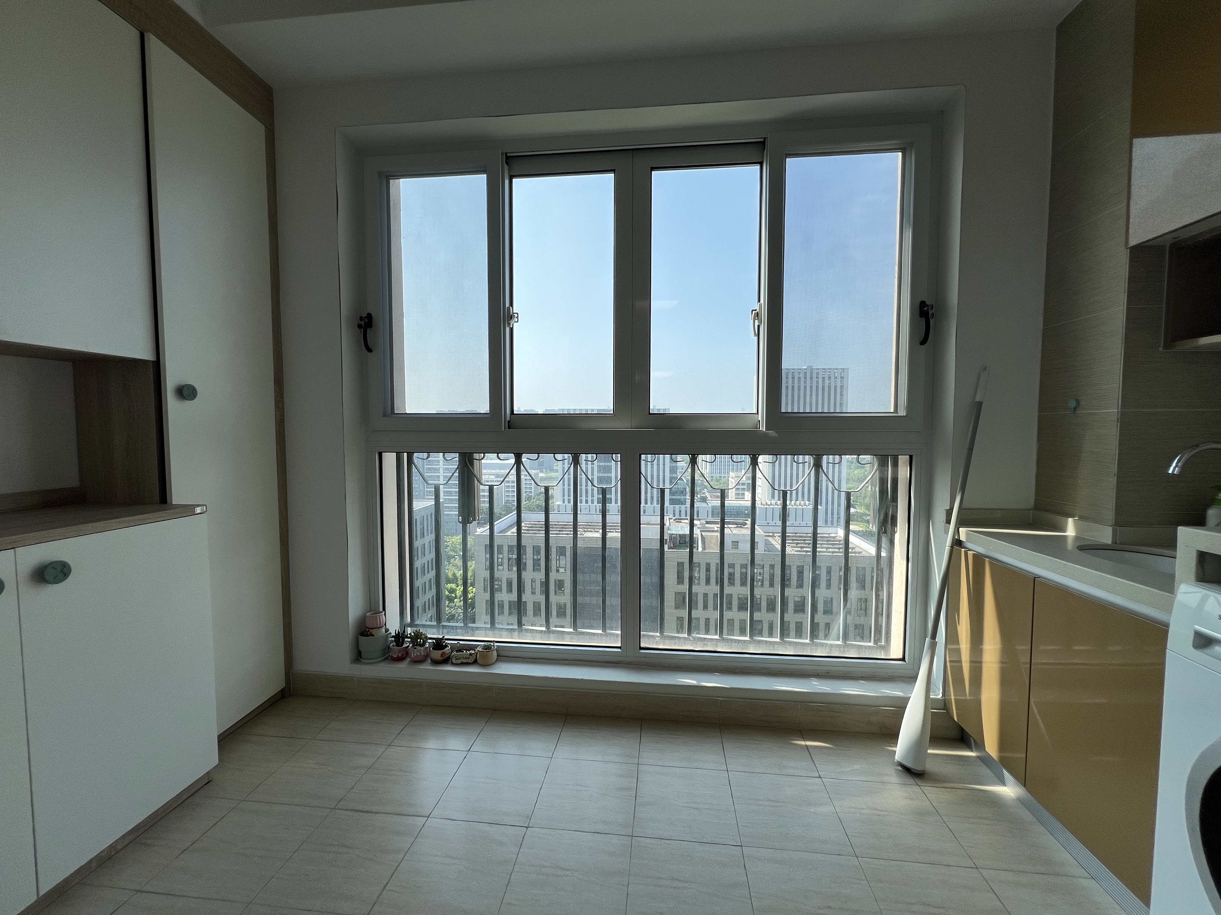 中南世纪花城三期 3室2厅1卫 99.87m&sup2;