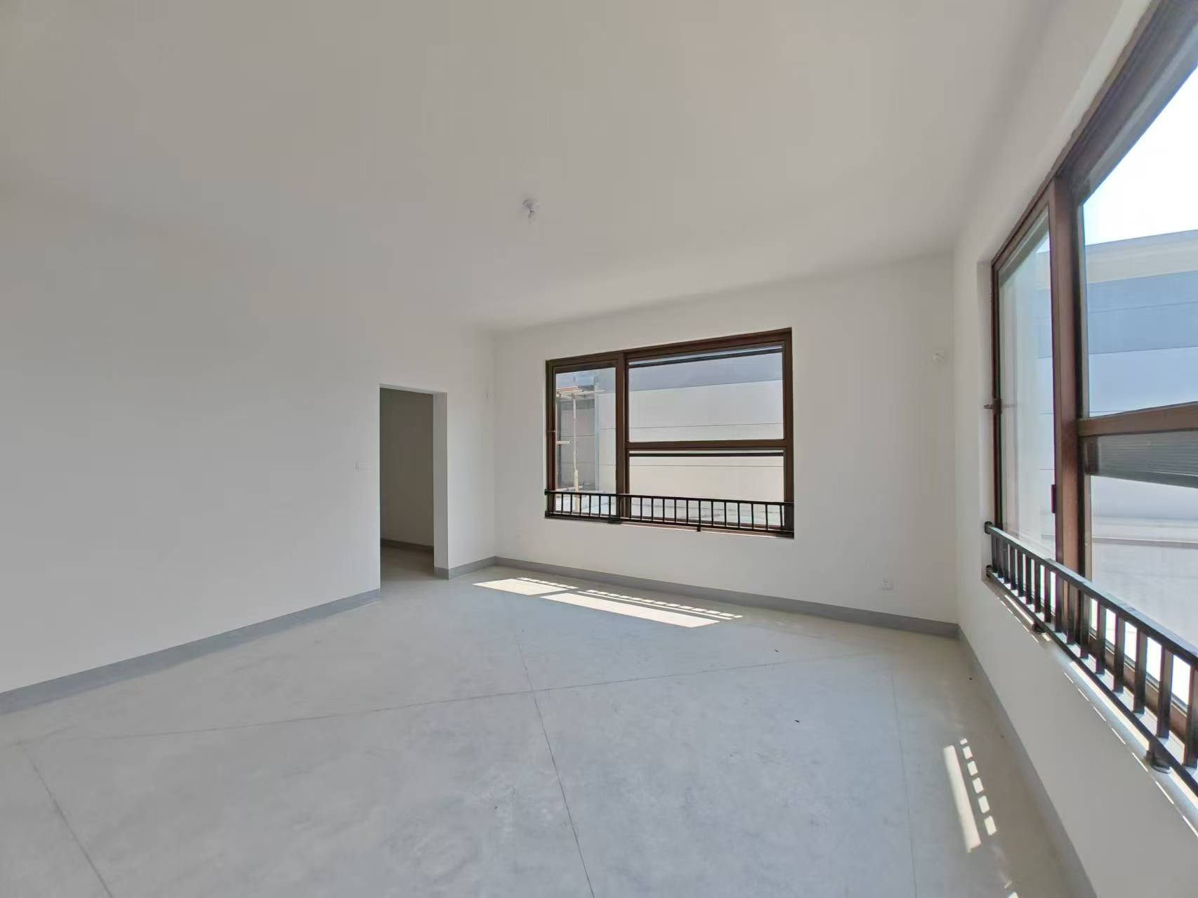 星湖泮 4室2厅3卫 425m&sup2;