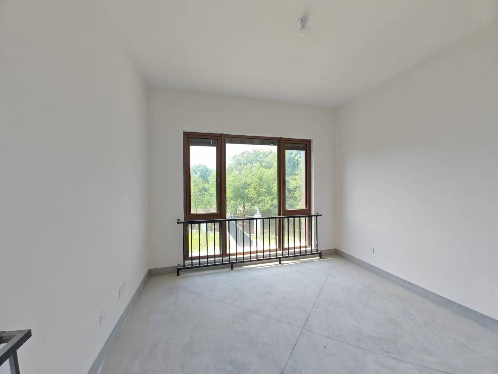 星湖泮 4室2厅3卫 425m&sup2;