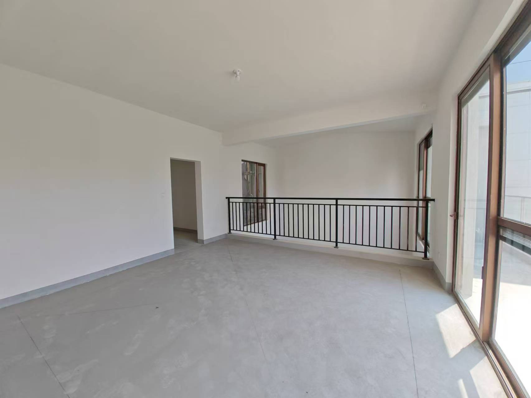 星湖泮 4室2厅3卫 425m&sup2;