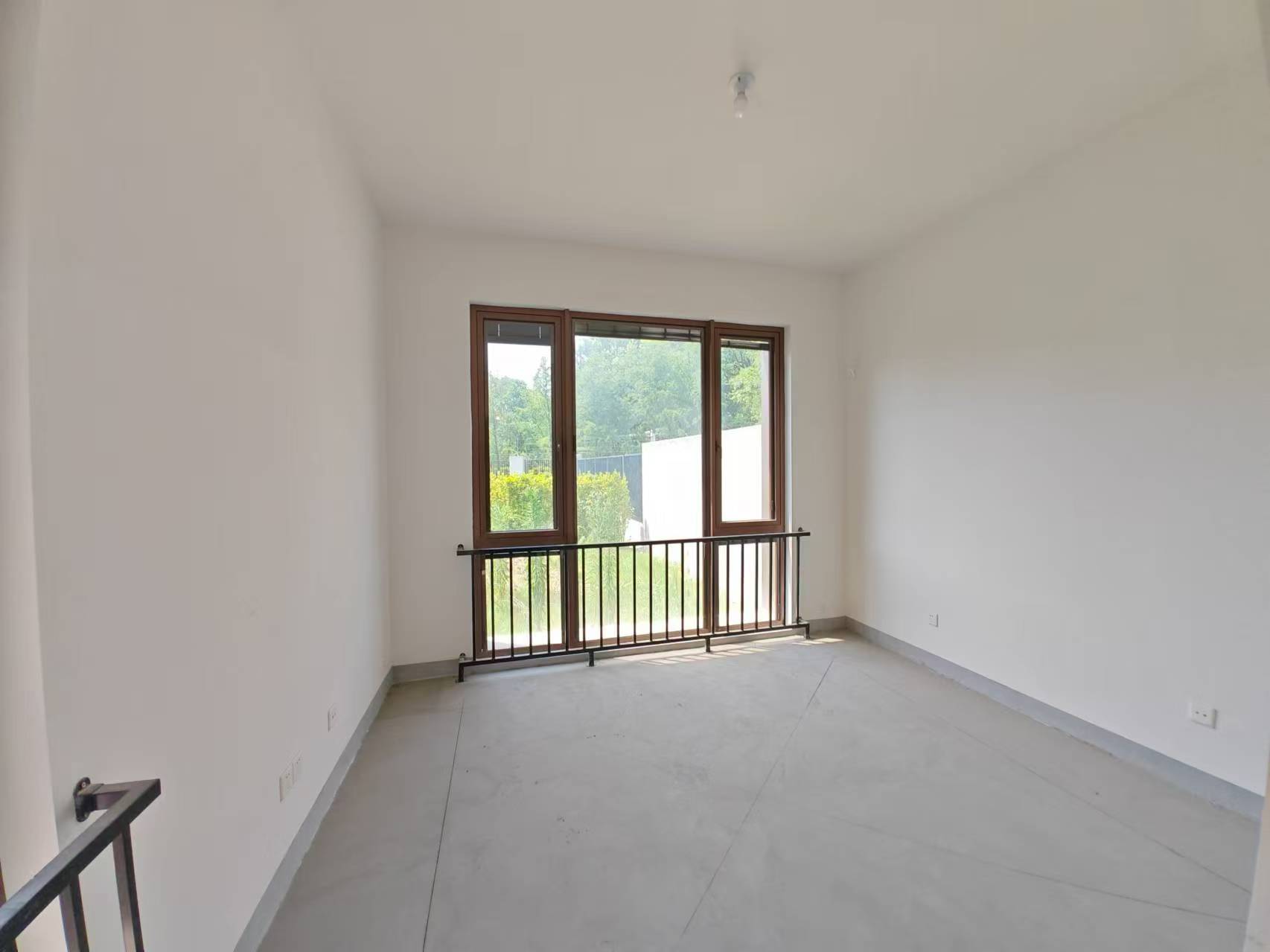 星湖泮 4室2厅3卫 425m&sup2;