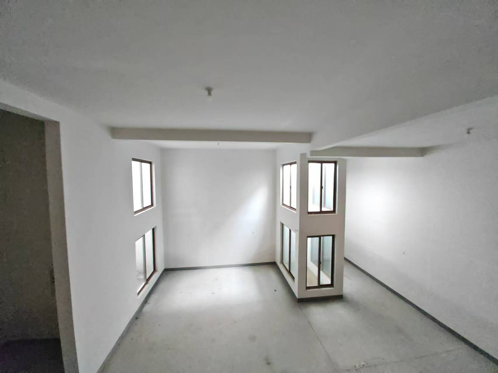星湖泮 4室2厅3卫 425m&sup2;