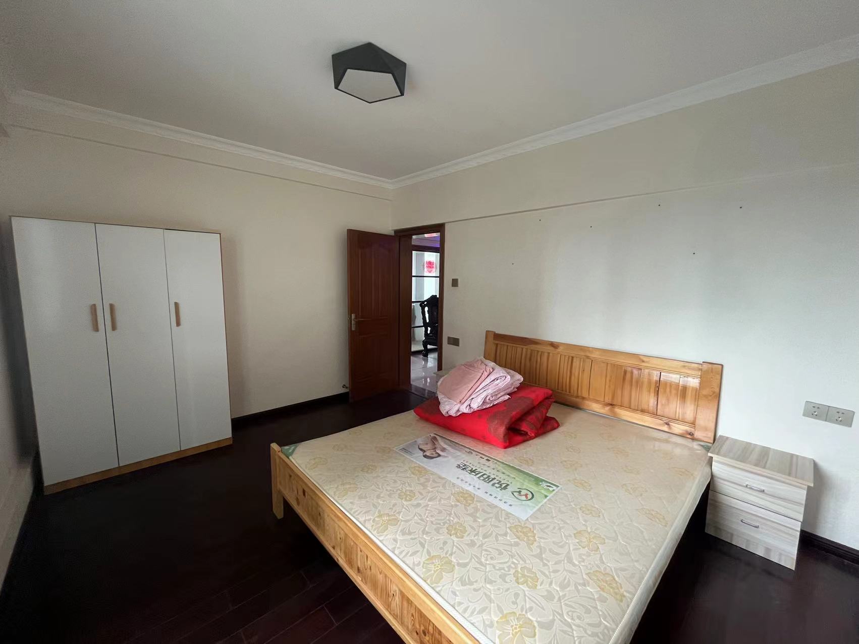 中南大厦 3室2厅1卫 108.96m&sup2;