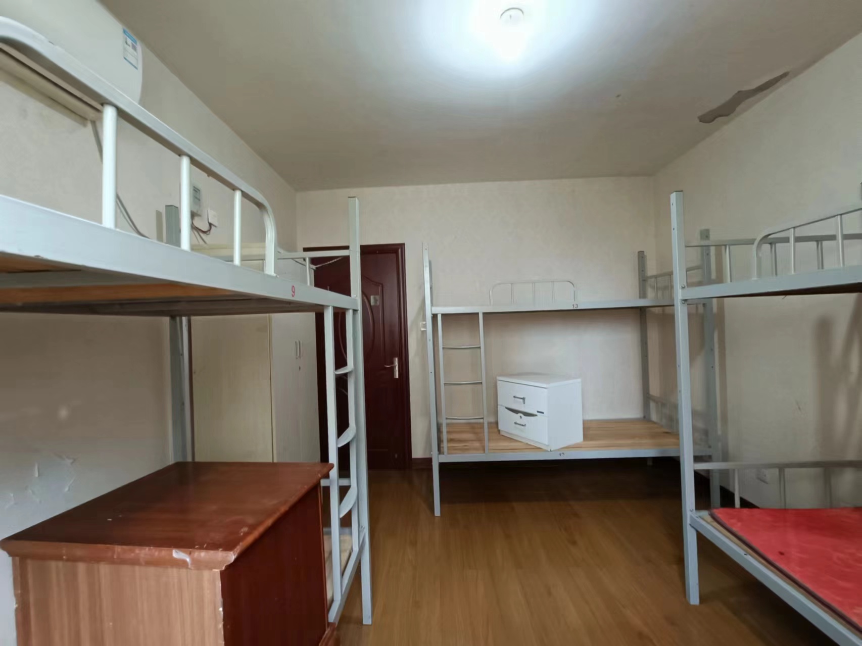 高迪晶城 3室2厅2卫 167.00m&sup2;