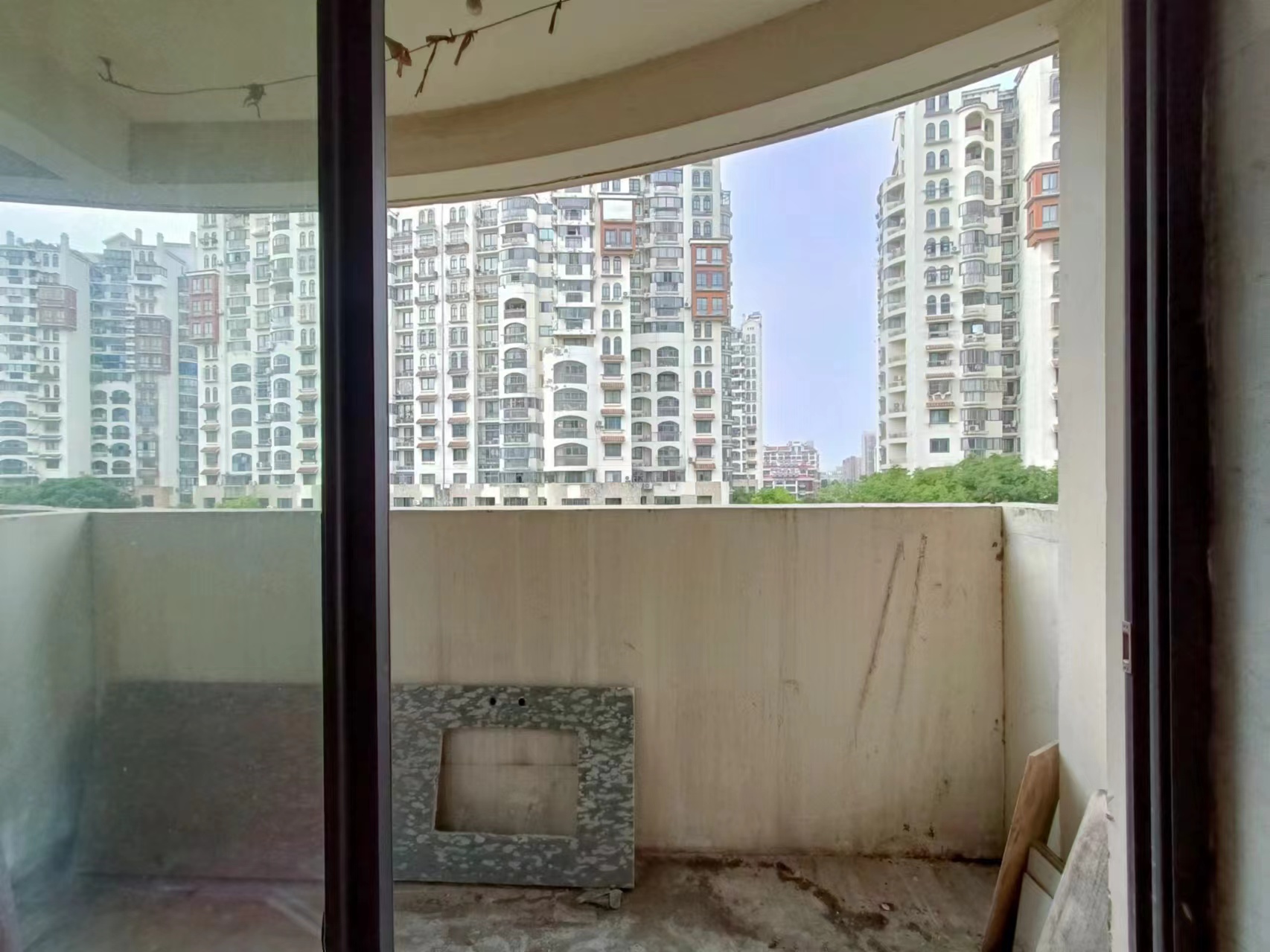 高迪晶城 3室2厅2卫 167.00m&sup2;