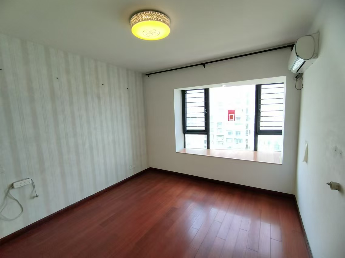 七星花园 3室2厅2卫 145m&sup2;