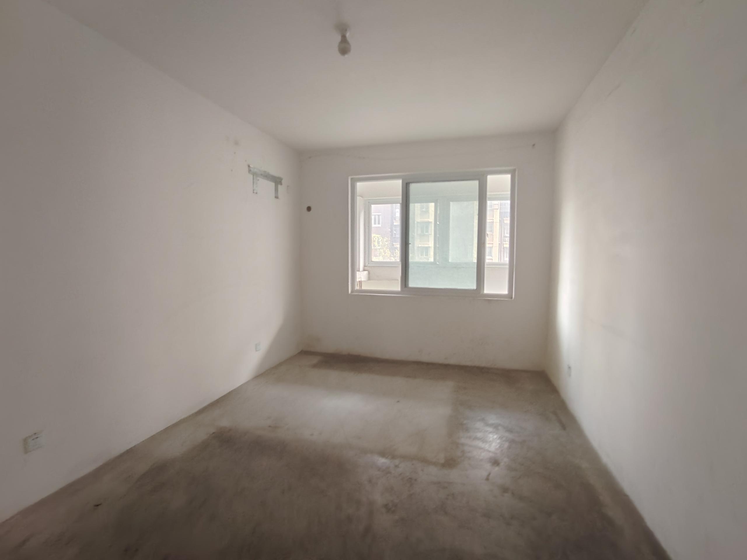盛唐公寓 3室2厅1卫 129m&sup2;