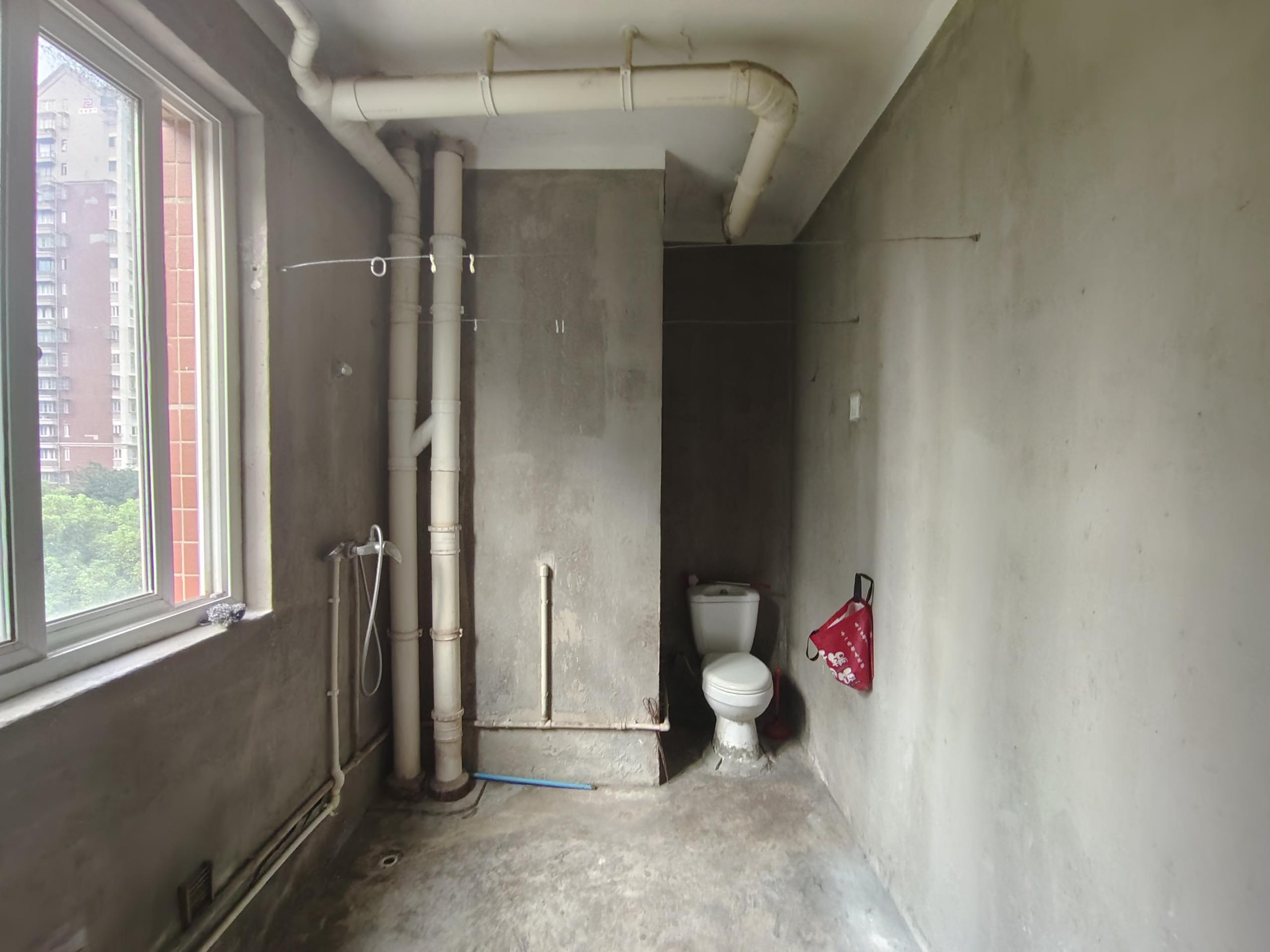 盛唐公寓 3室2厅1卫 129m&sup2;