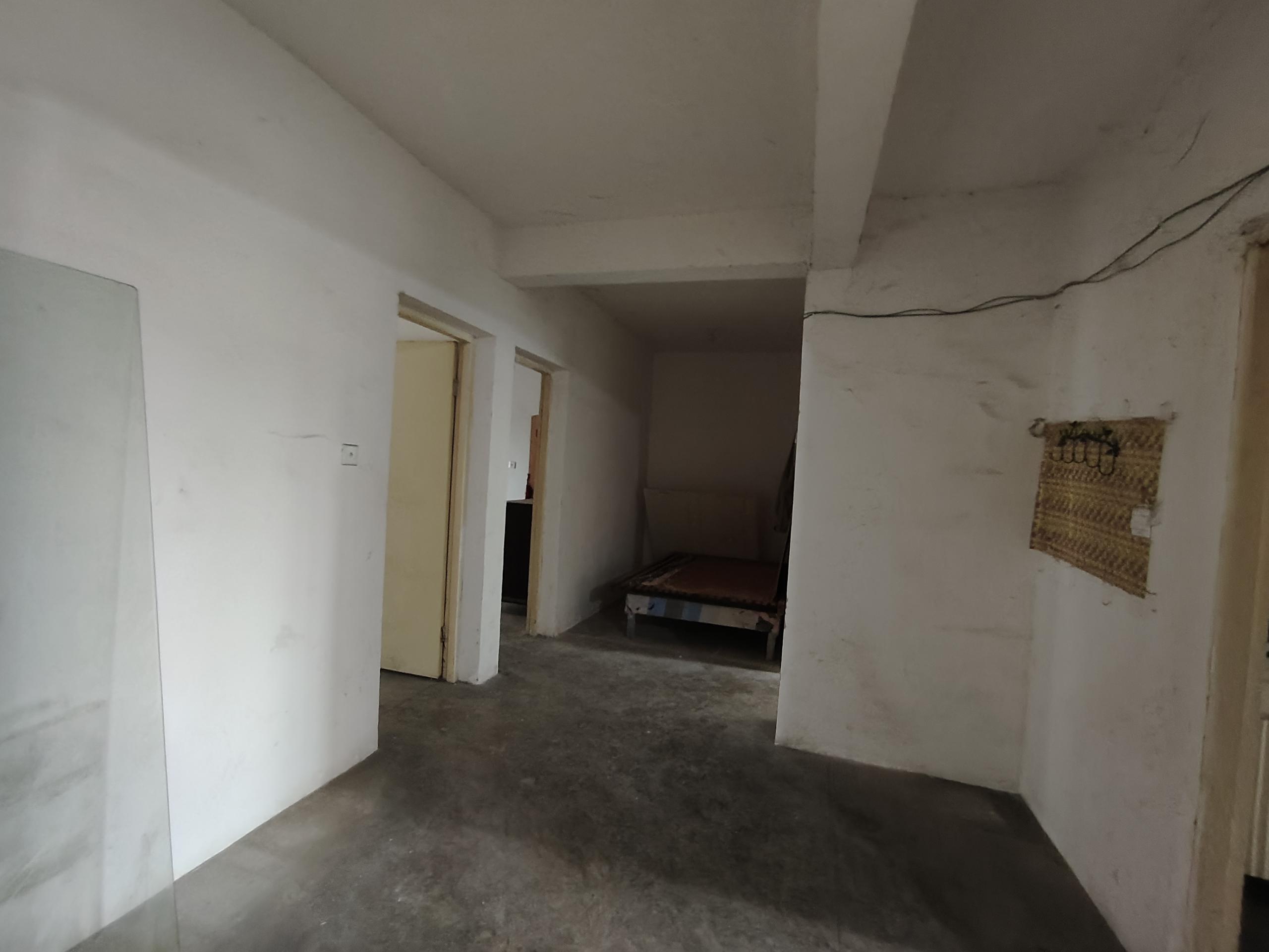 盛唐公寓 3室2厅1卫 129m&sup2;