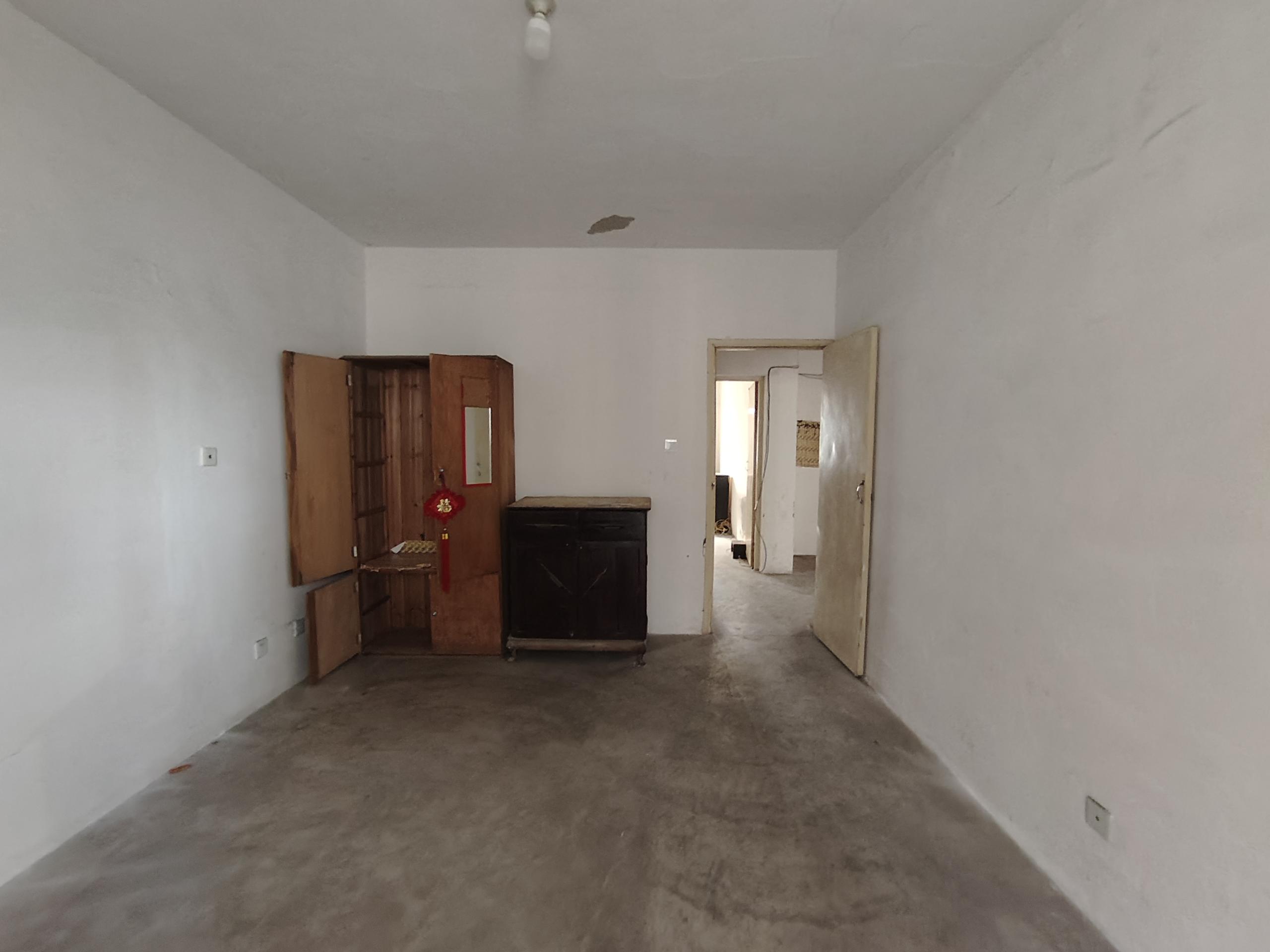 盛唐公寓 3室2厅1卫 129m&sup2;