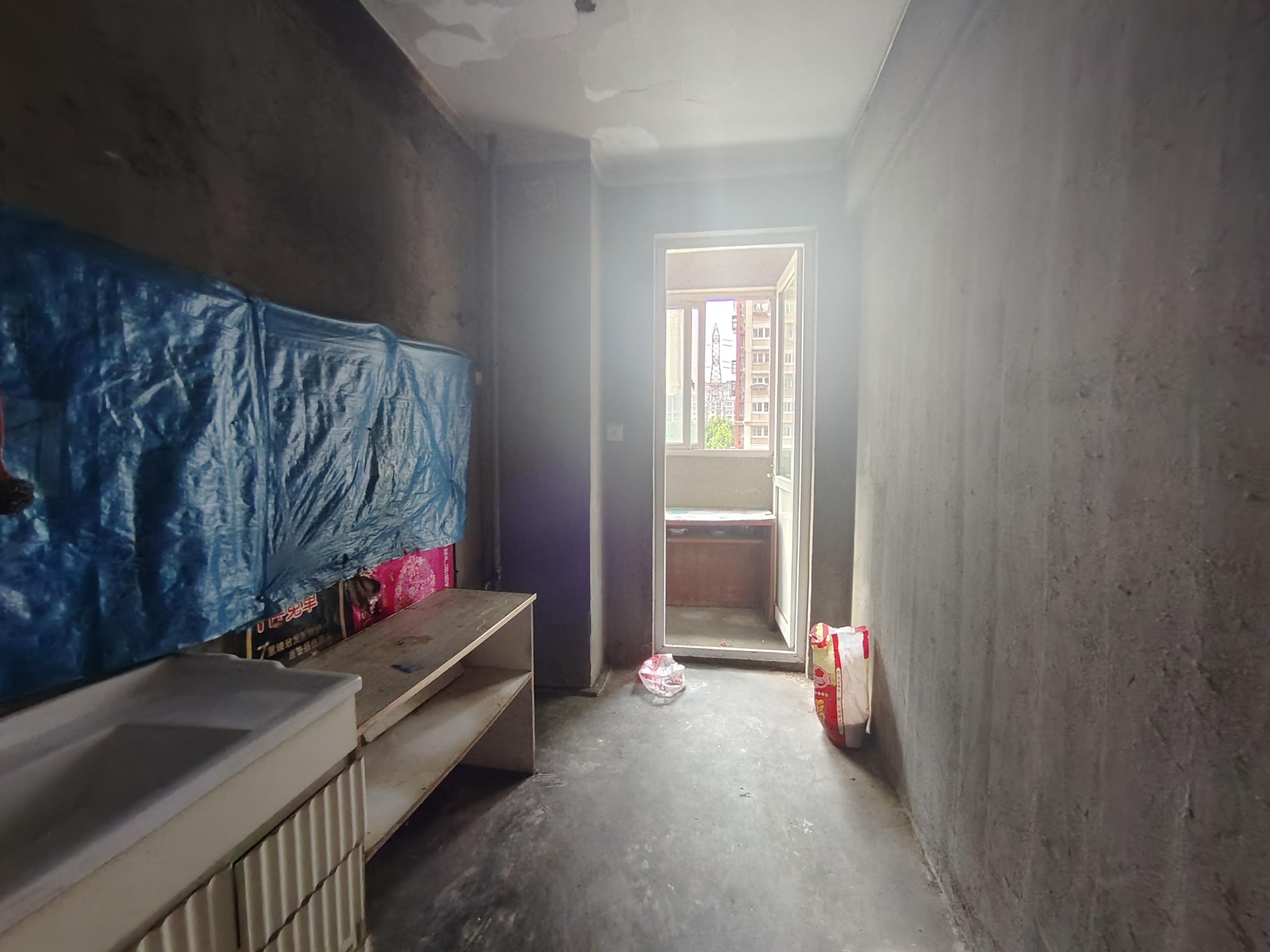 盛唐公寓 3室2厅1卫 129m&sup2;