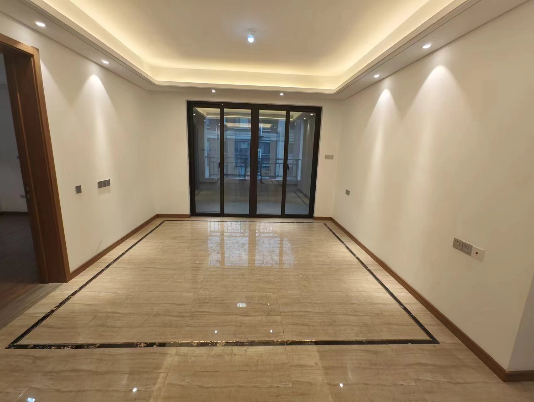佳期漫 4室2厅2卫 125m²