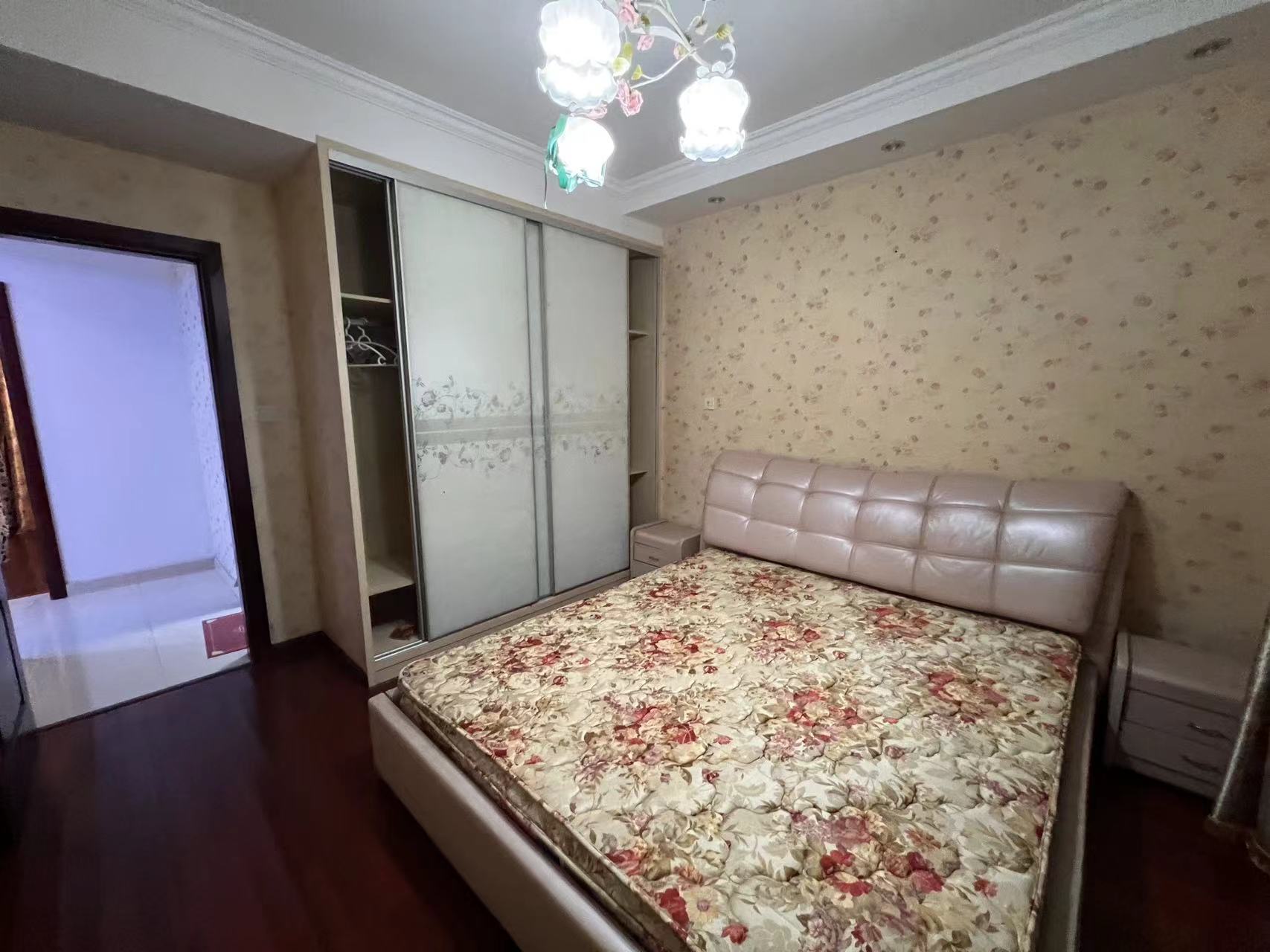 中港城 2室2厅1卫 89m&sup2;