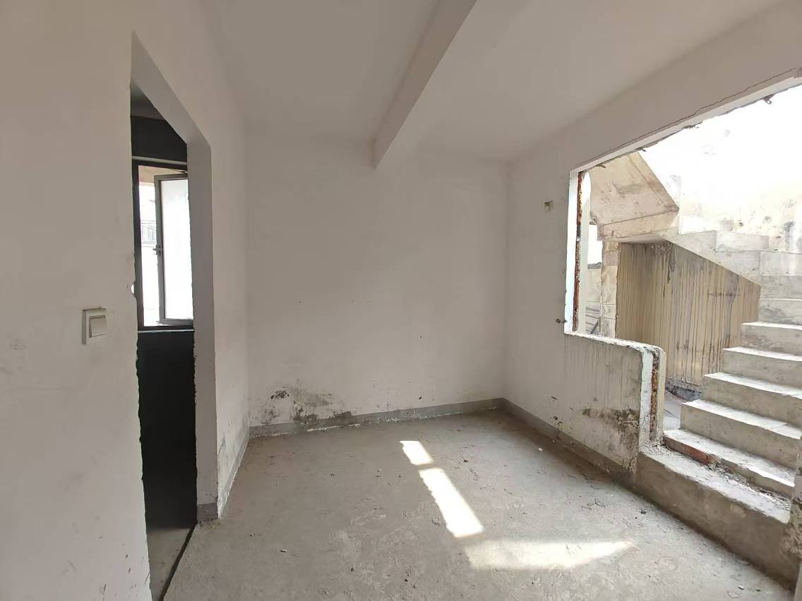 景瑞望府 5室2厅3卫 256m²