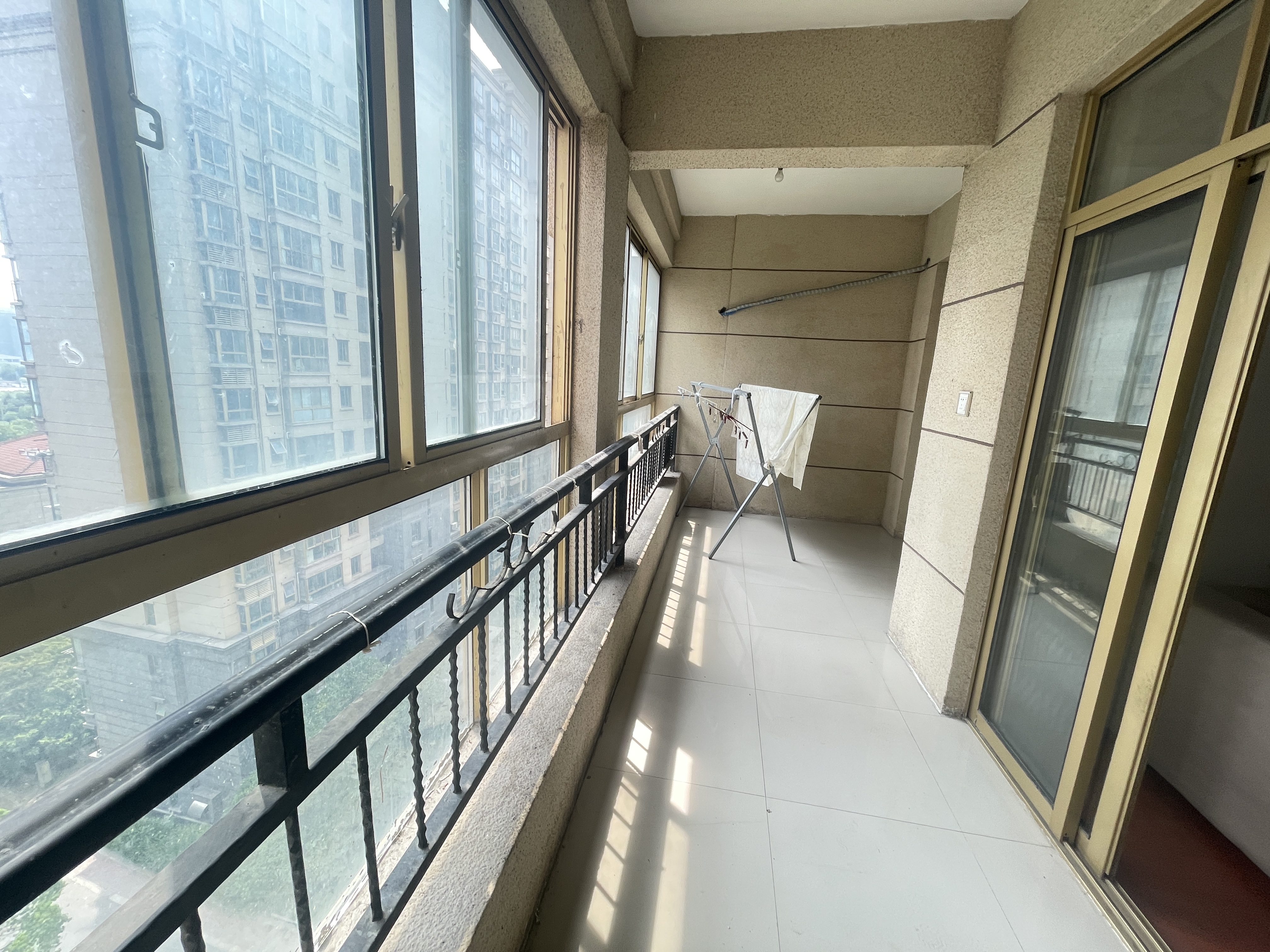 恒盛豪庭 3室2厅2卫 130m&sup2;