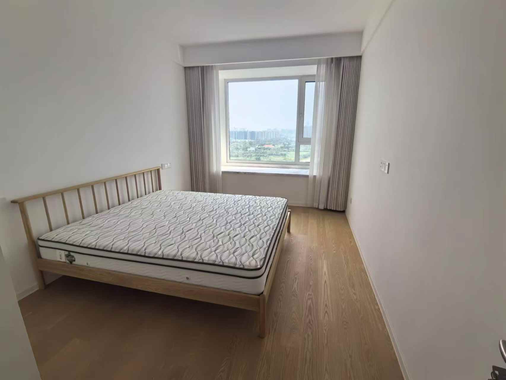 绿地新都会 3室1厅1卫 113m&sup2;